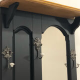 Entrance cloakroom