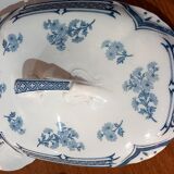 tureen and its display faience of st amand and Hamage model manon