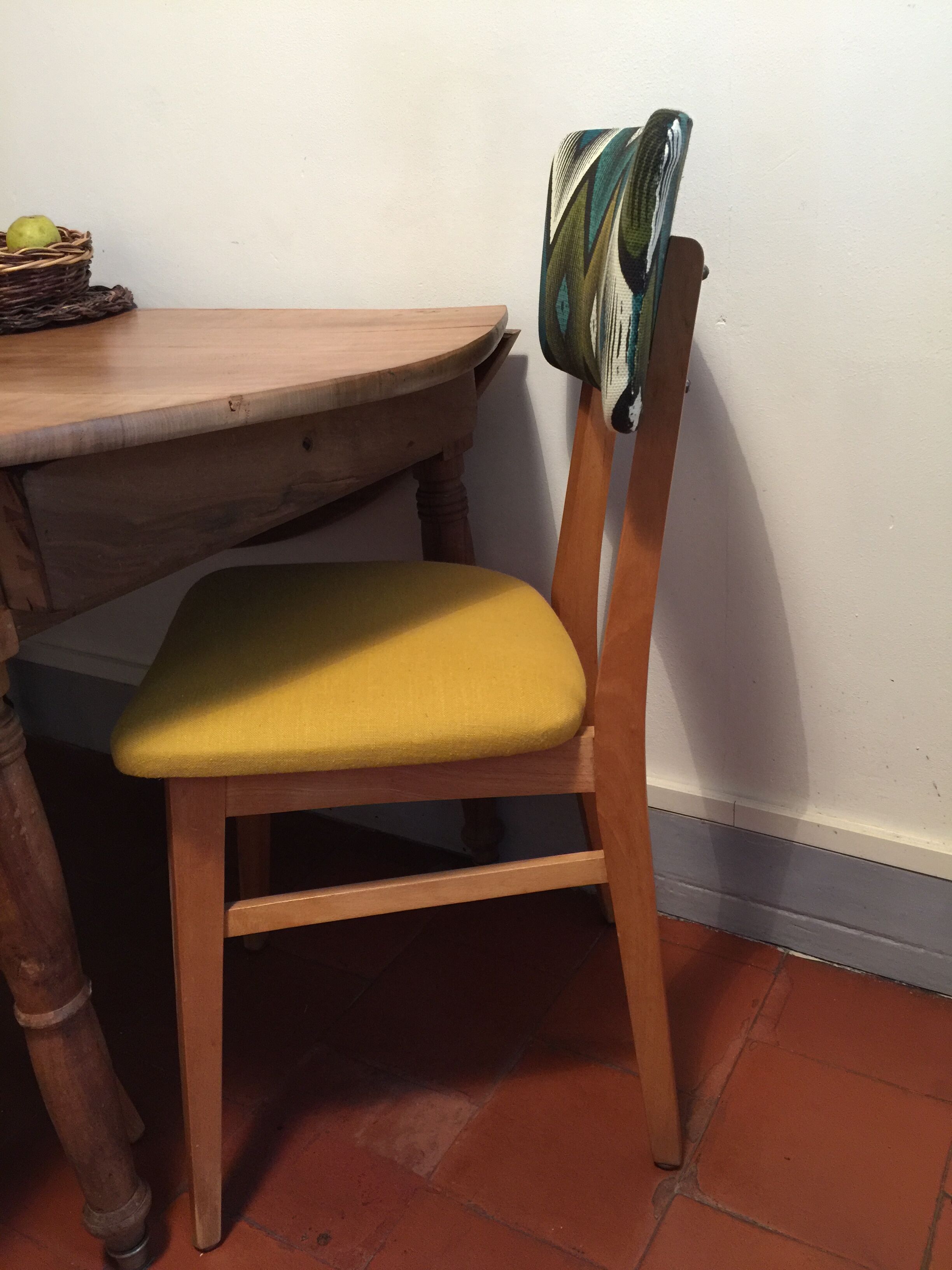Suite of 4 refurbished Bauman chairs