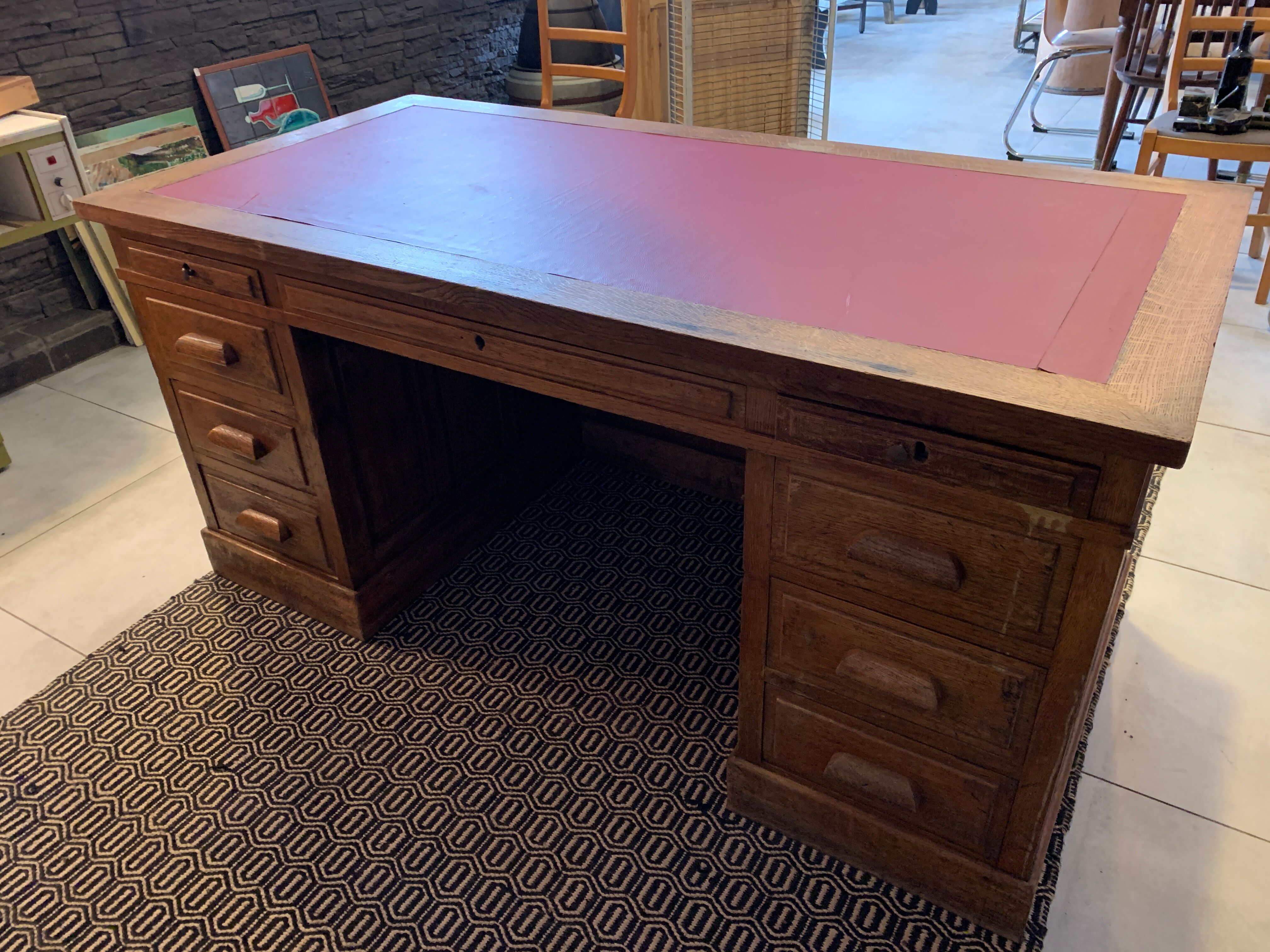 Double-sided desk