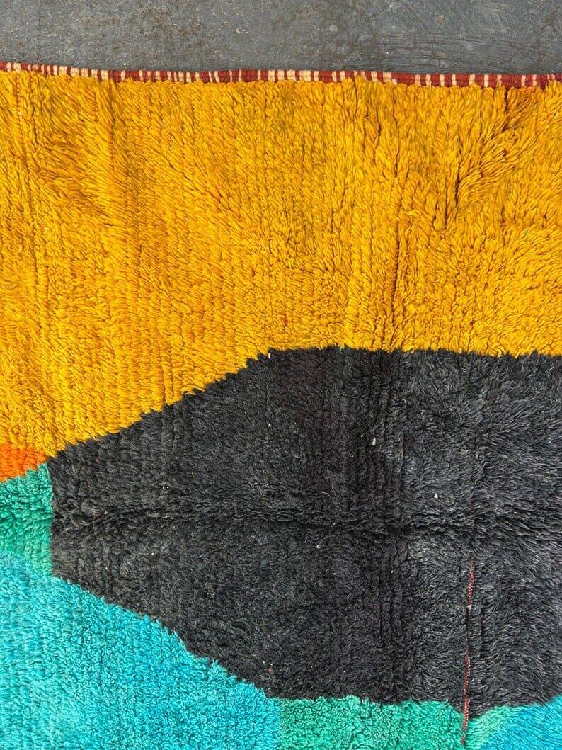 Handmade traditional Moroccan Berber rug size 150 x 250 cm