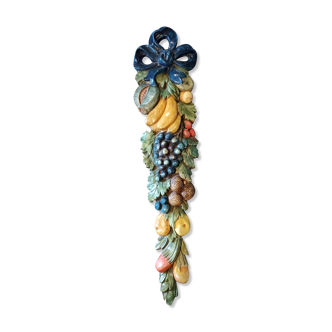 Wall decoration in slurry (fruit)