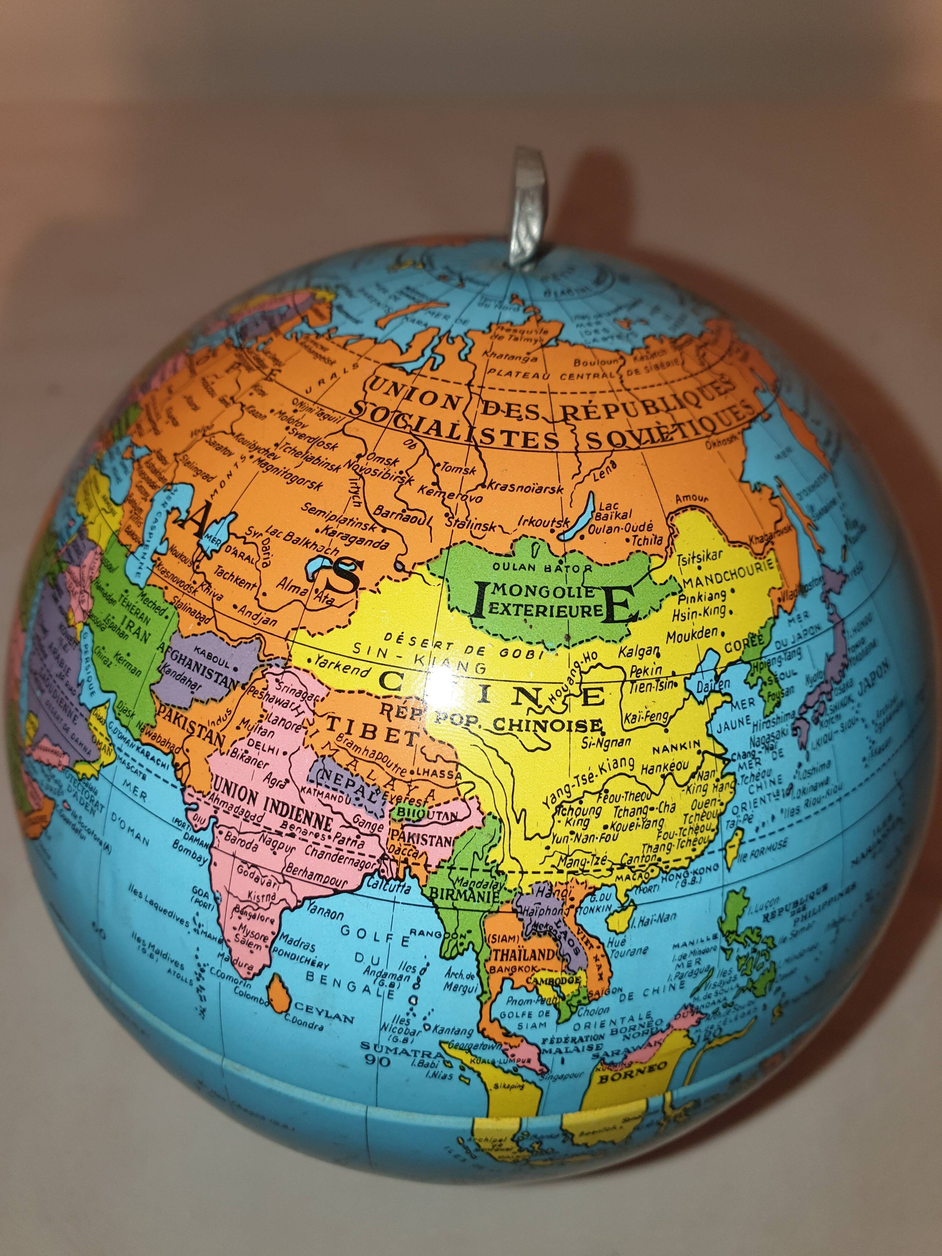 Small globe year 60 Taride