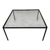 Ancienne table basse en métal et verre quadrillé design des années 50