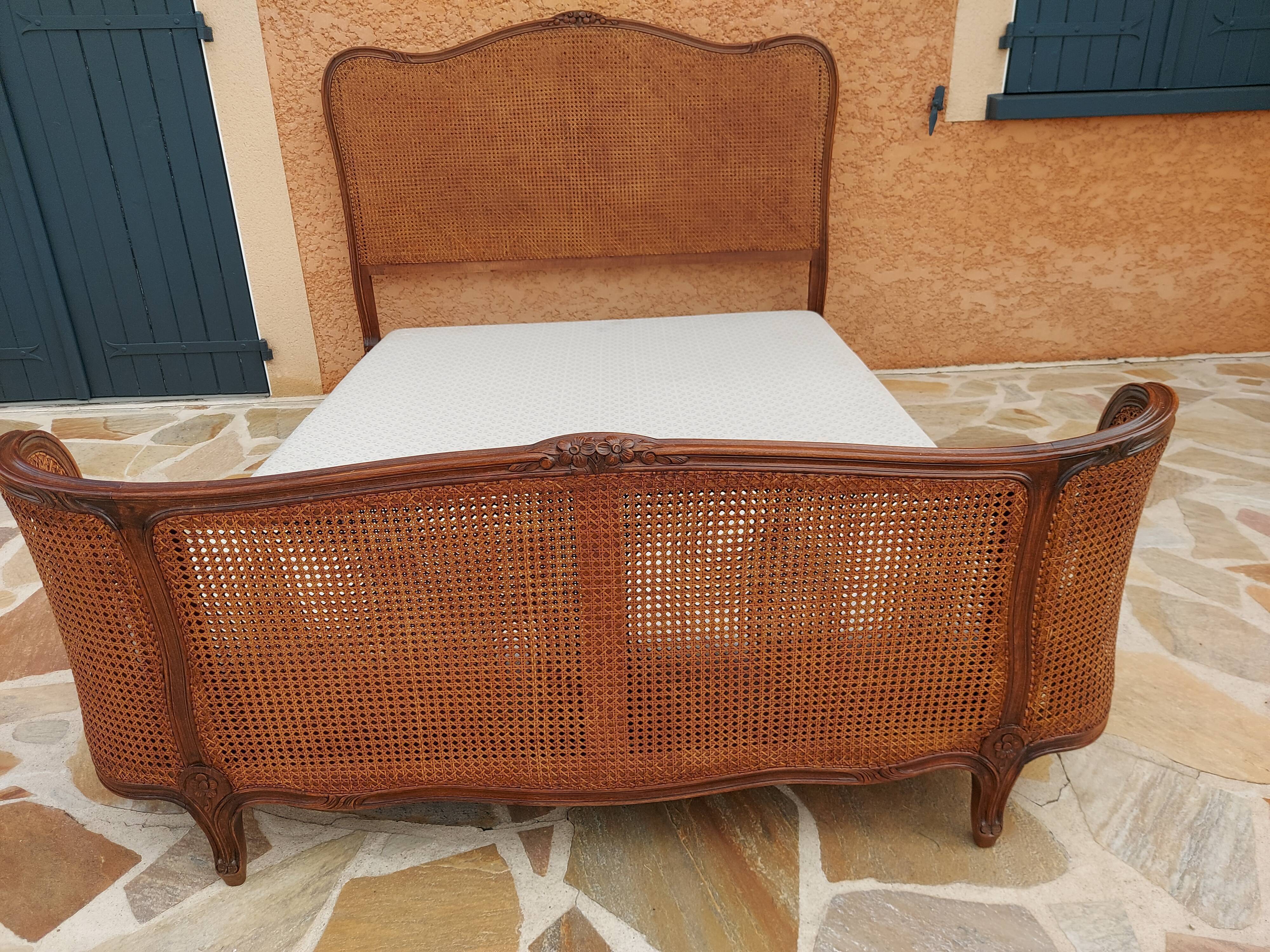 Lit corbeille cannage style Louis XV début XXeme
