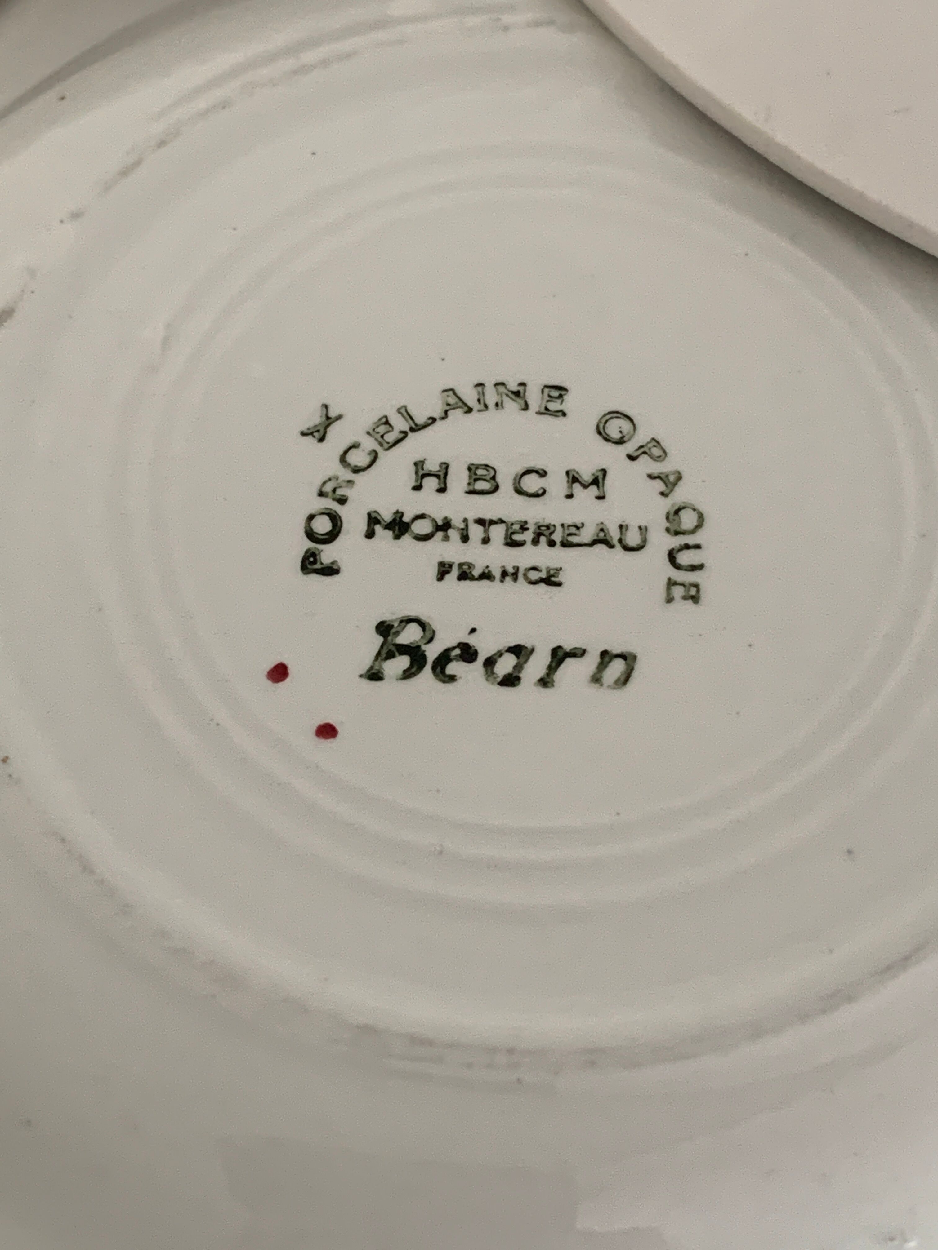 5 HBCM, Montereau, Badonviller, Béarn opaque porcelain dessert plates