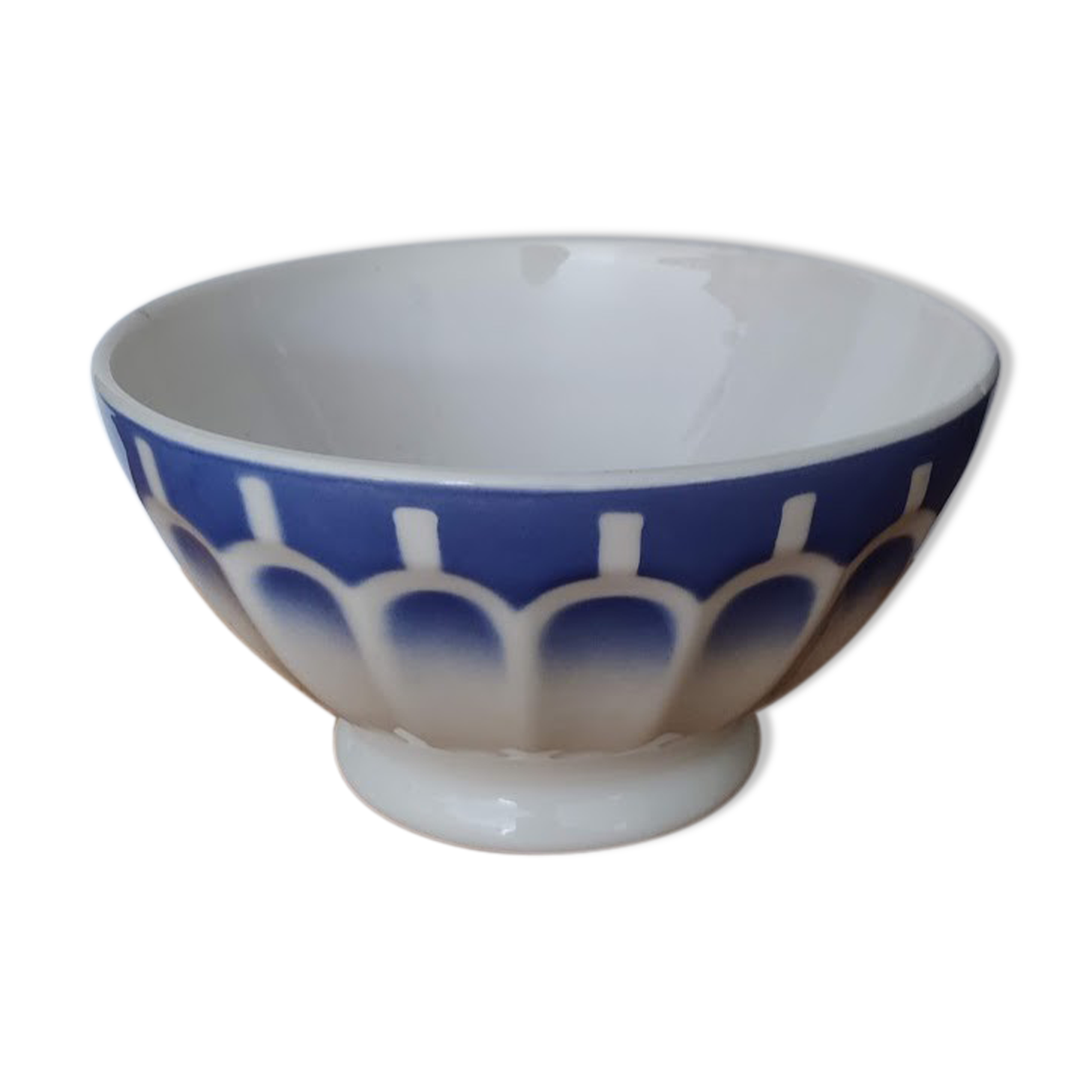 Blue faceted bowl