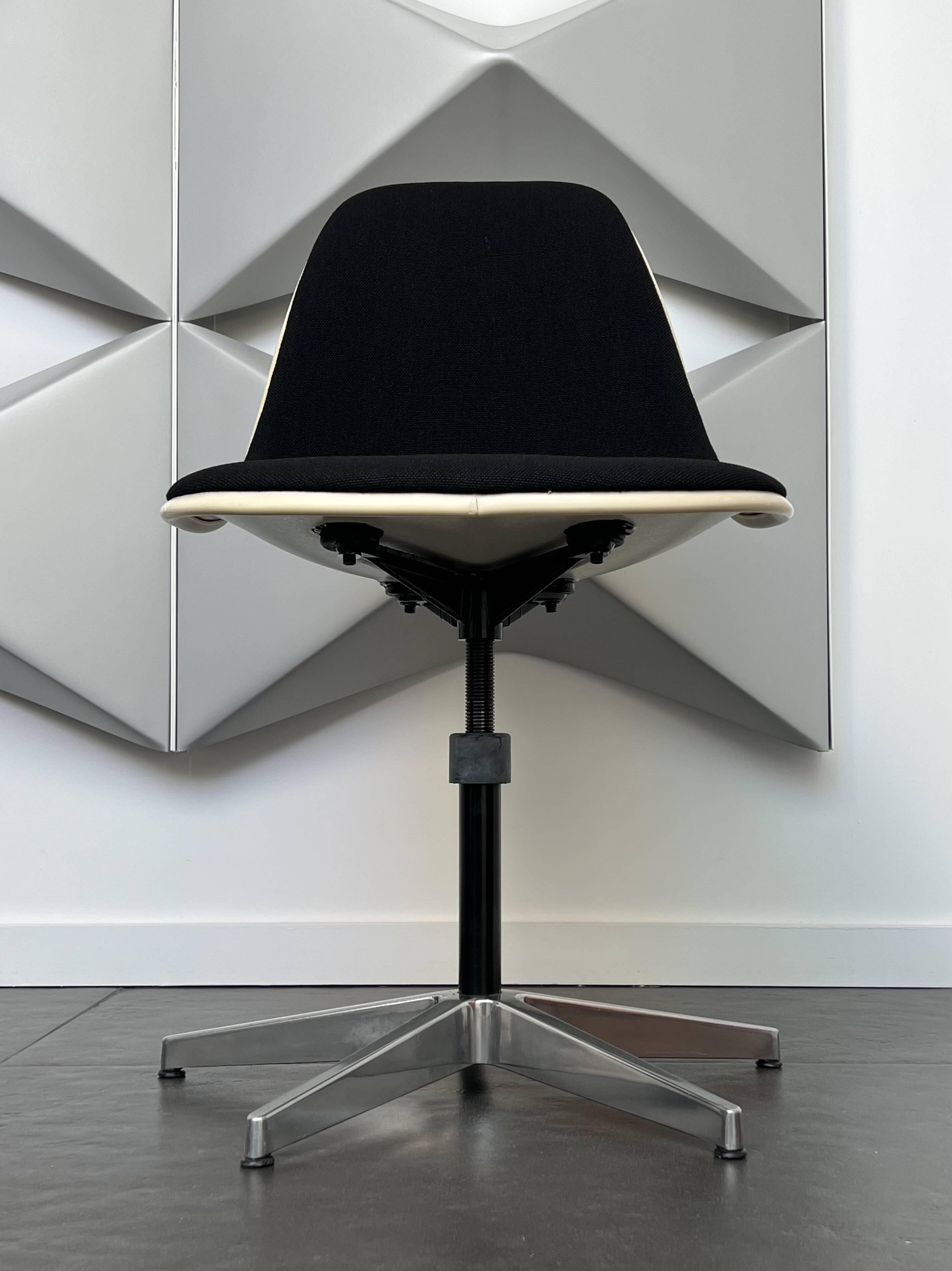 Office chair model PSCC by R and C. Eames for H. Miller, 1960s.