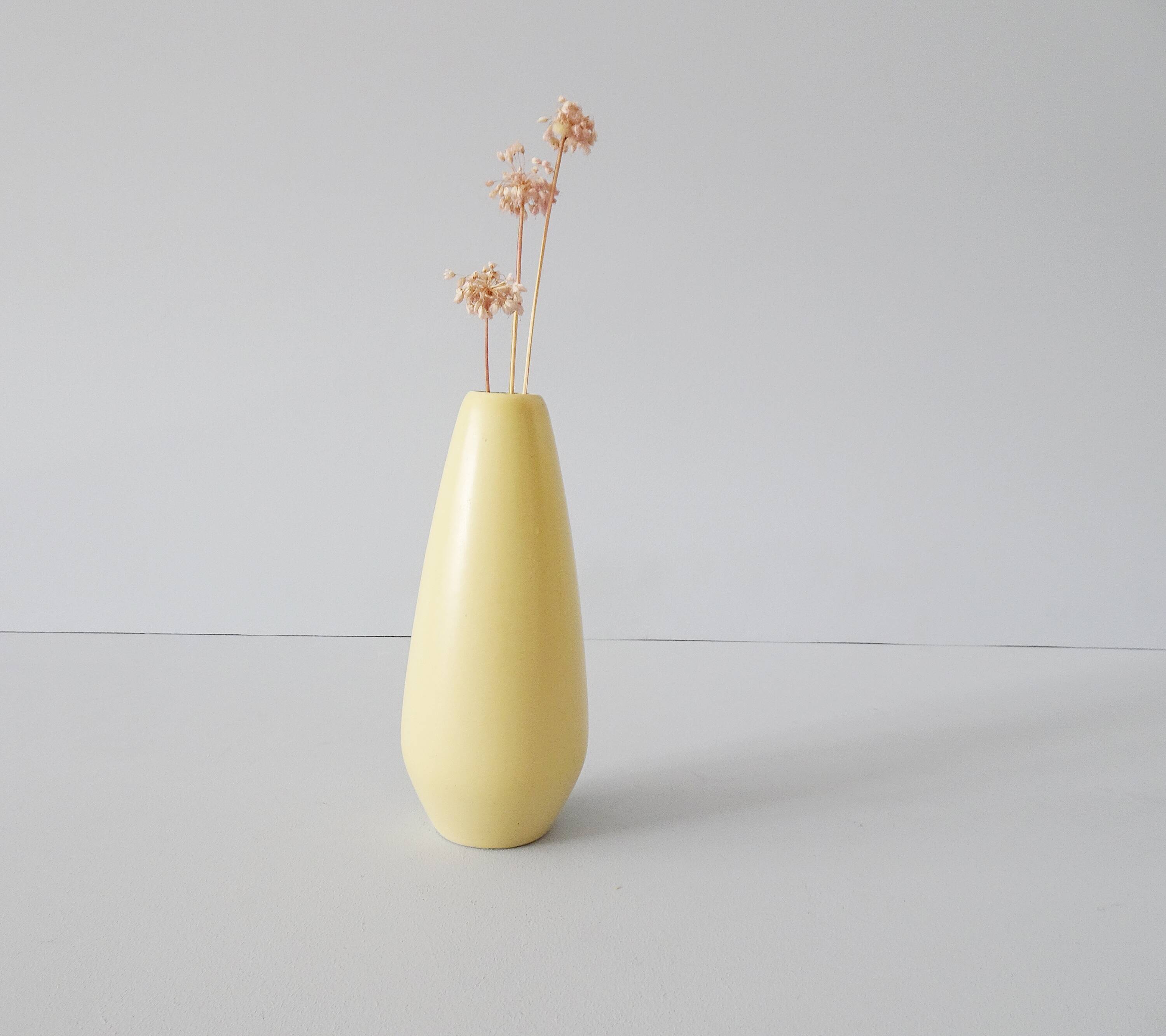 Vase jaune