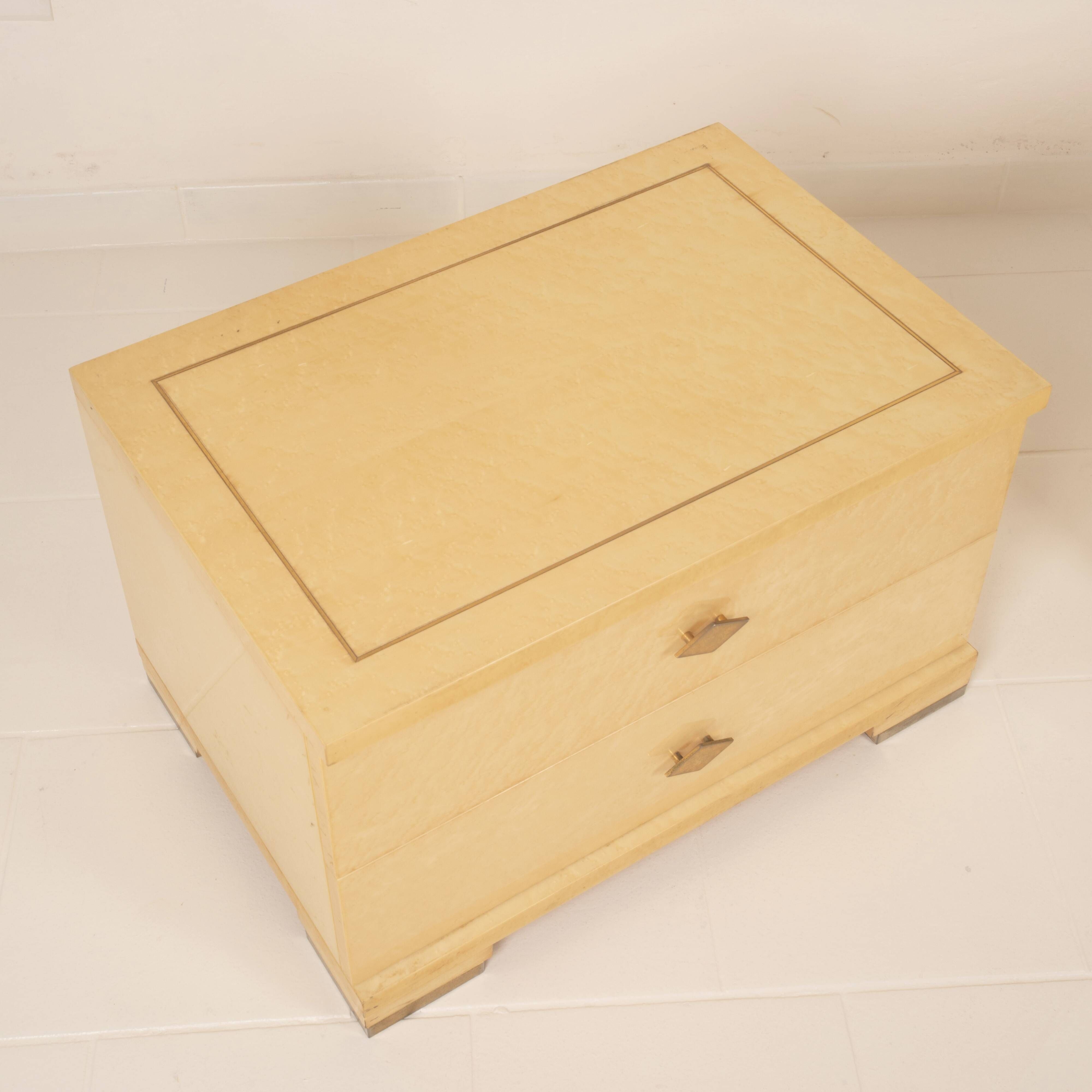 Gianluigi Gorgoni Italian Maple Burl and Brass Nightstands for Fratelli Turri
