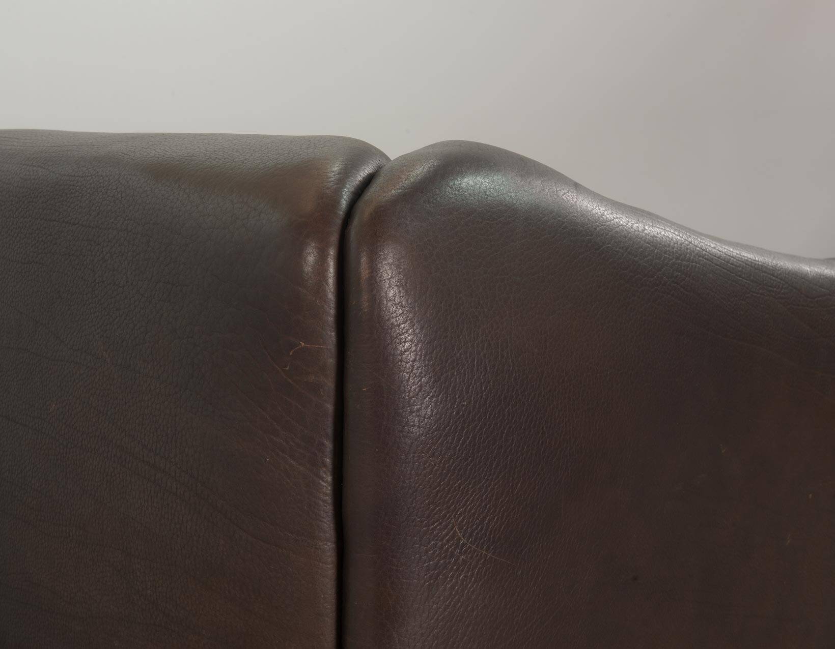 De Sede DS47 Extendable Brown Sadle Leather Loveseat Sofa. Switzerland, 70s