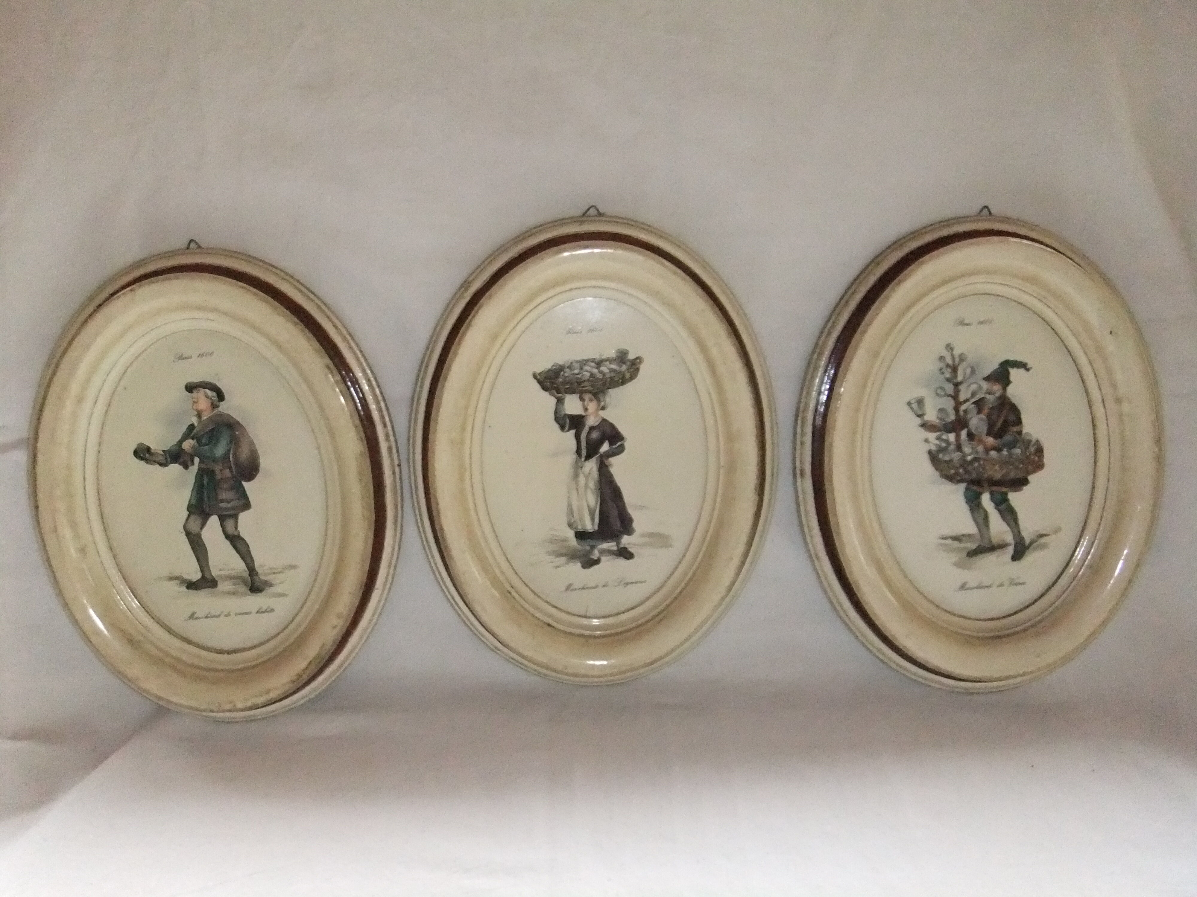 Table frame medallion old trades vintage decoration