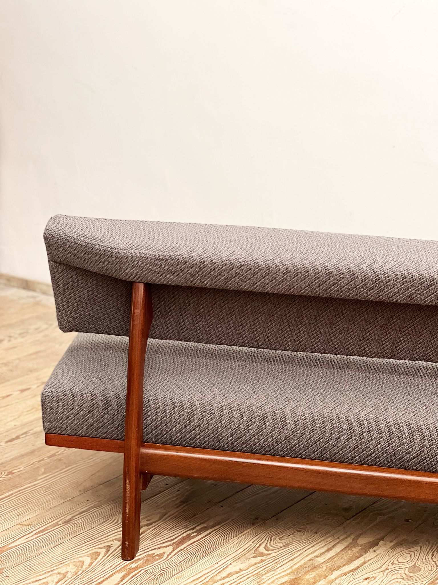 Mid Century Design Extendable Three-Seat Sofa or Daybed by Hans Bellmann for Wilkhahn