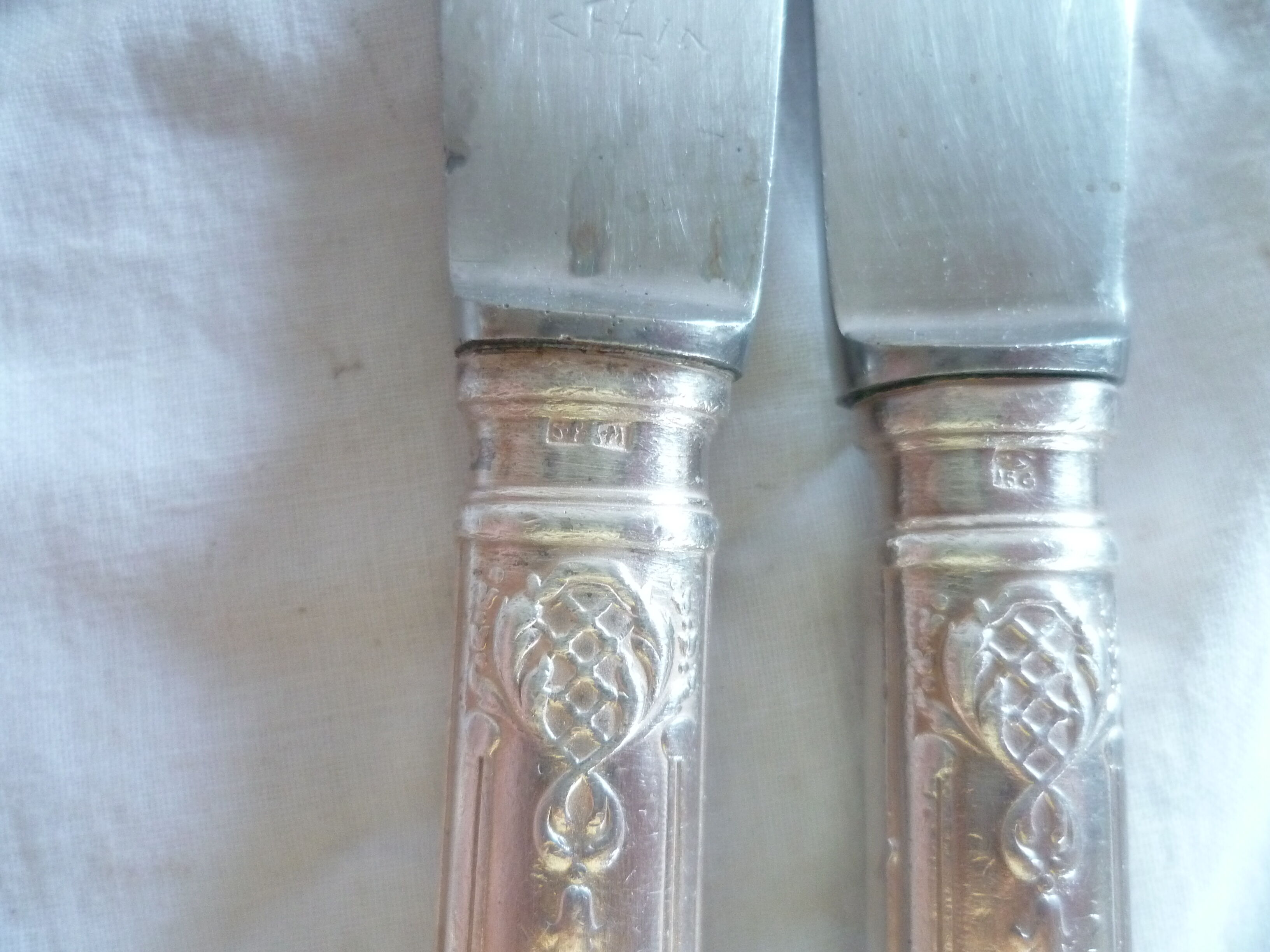 Set of 9 table knives in met. silver style louis XV "shell"