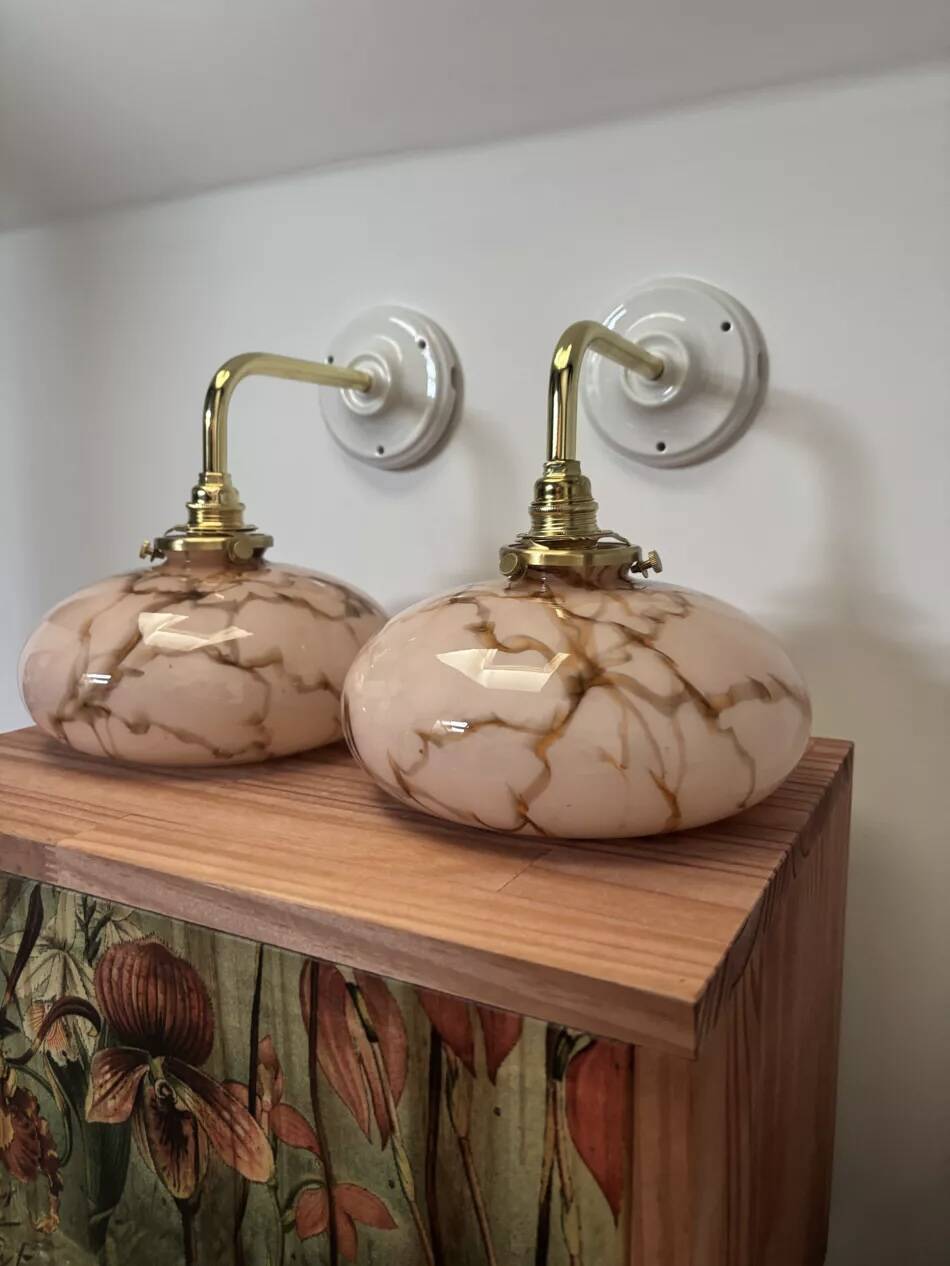 Pair of wall sconces in marbled opaline.