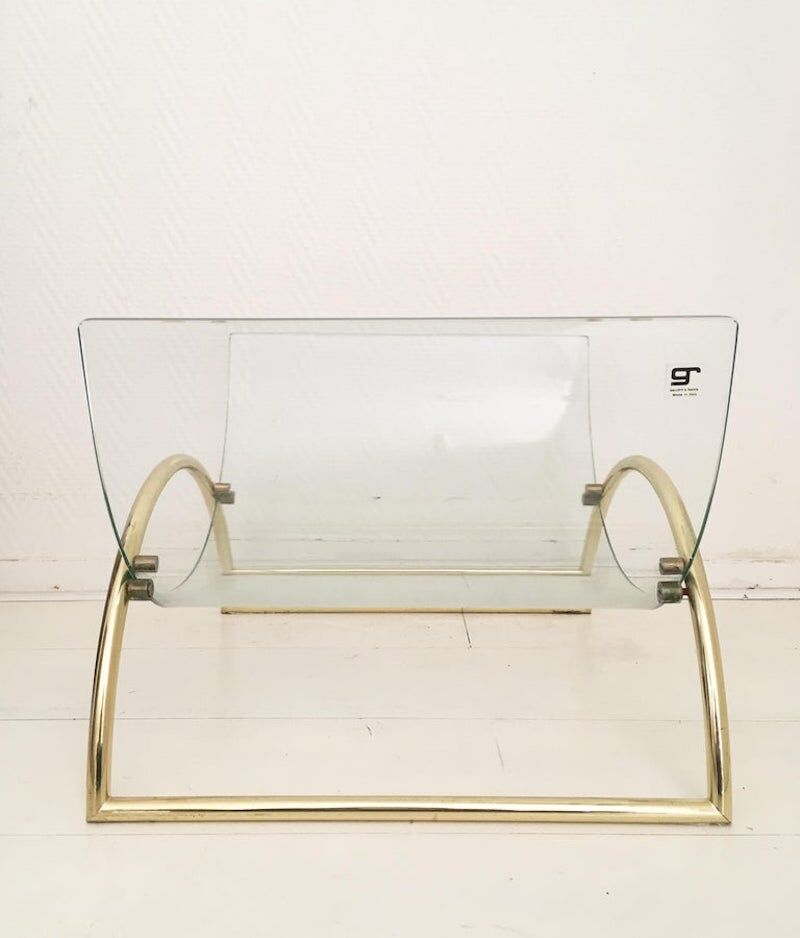 Galotti and radice exclusive Italian, brass and glass magazineholder, 1970s