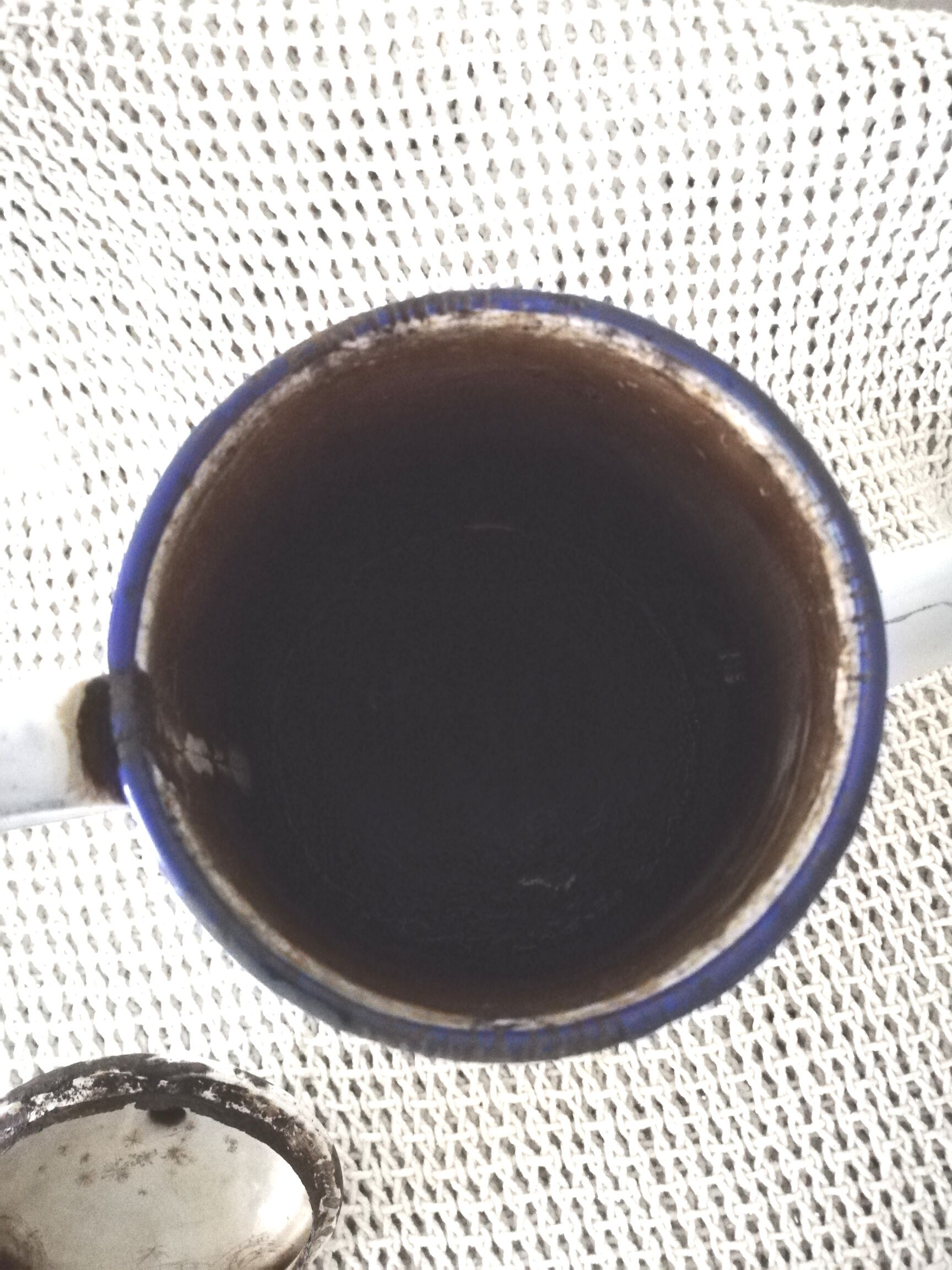 Ancienne cafetière en tôle émaillée