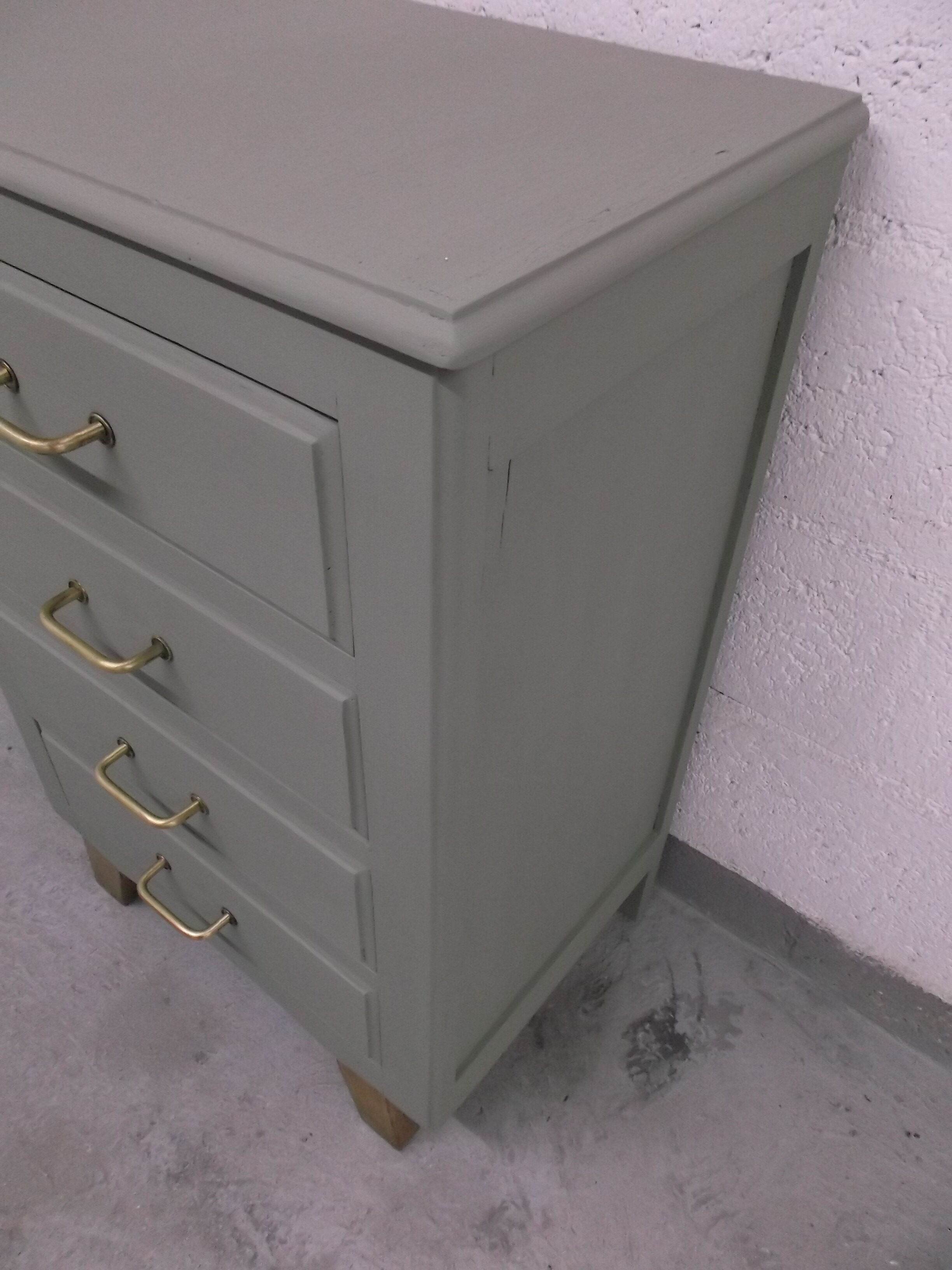 Chiffonier
