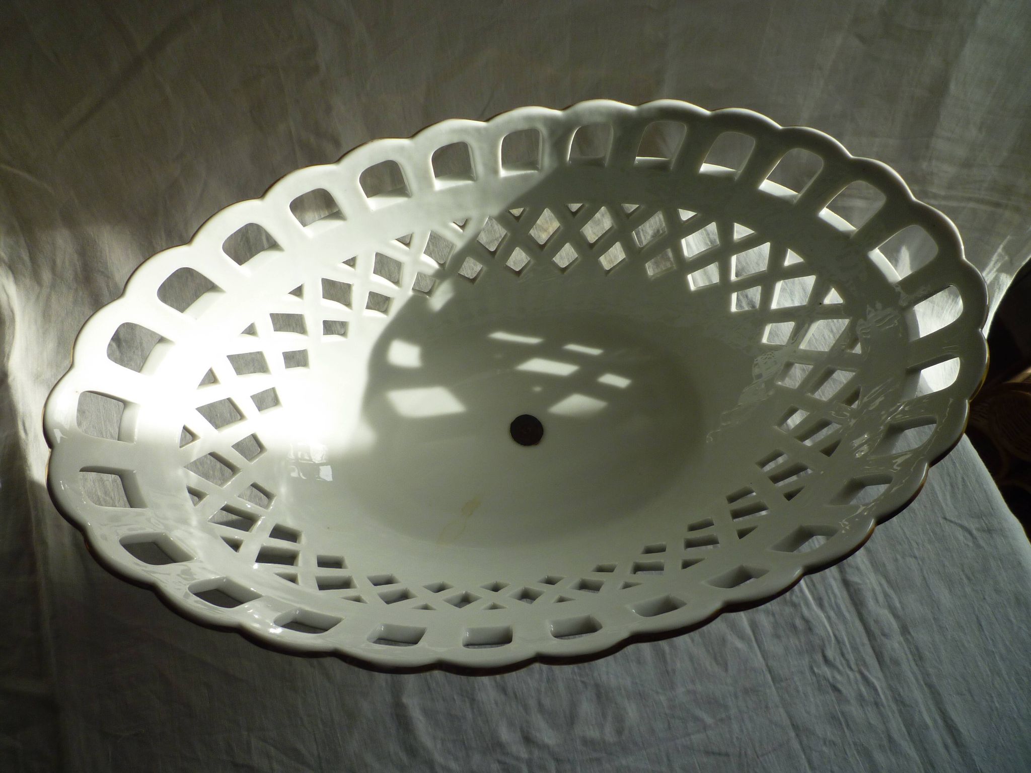 Large porcelain basket from the Napoleon III era