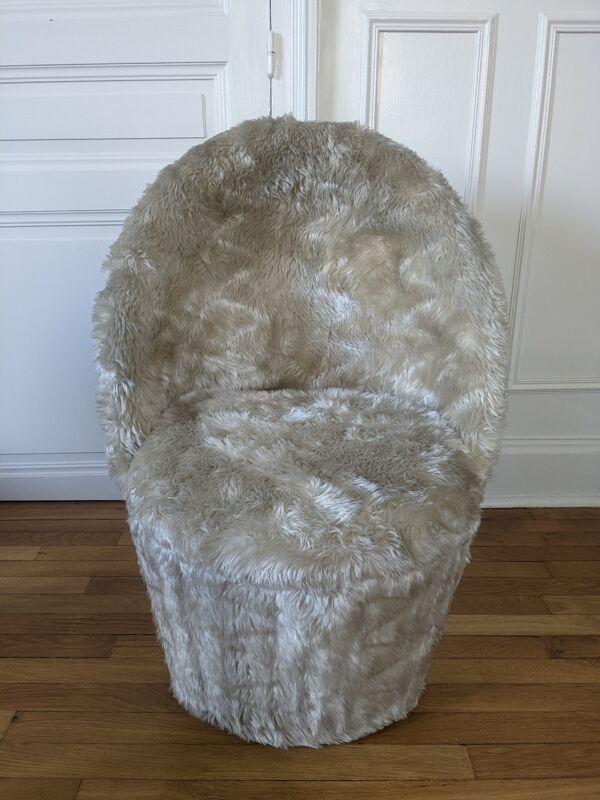 Fauteuil moumoute beige