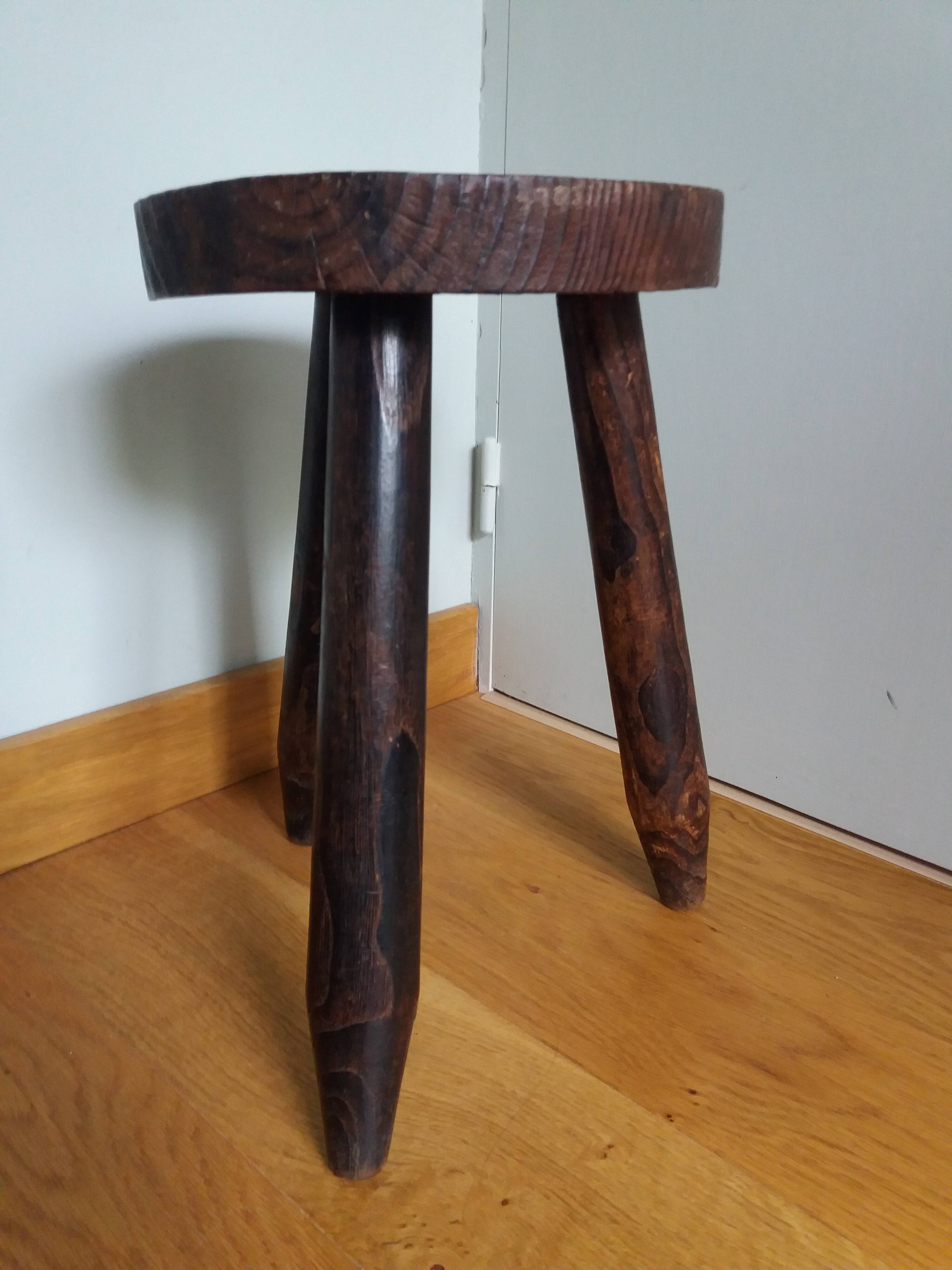 Tripod pencil leg stool