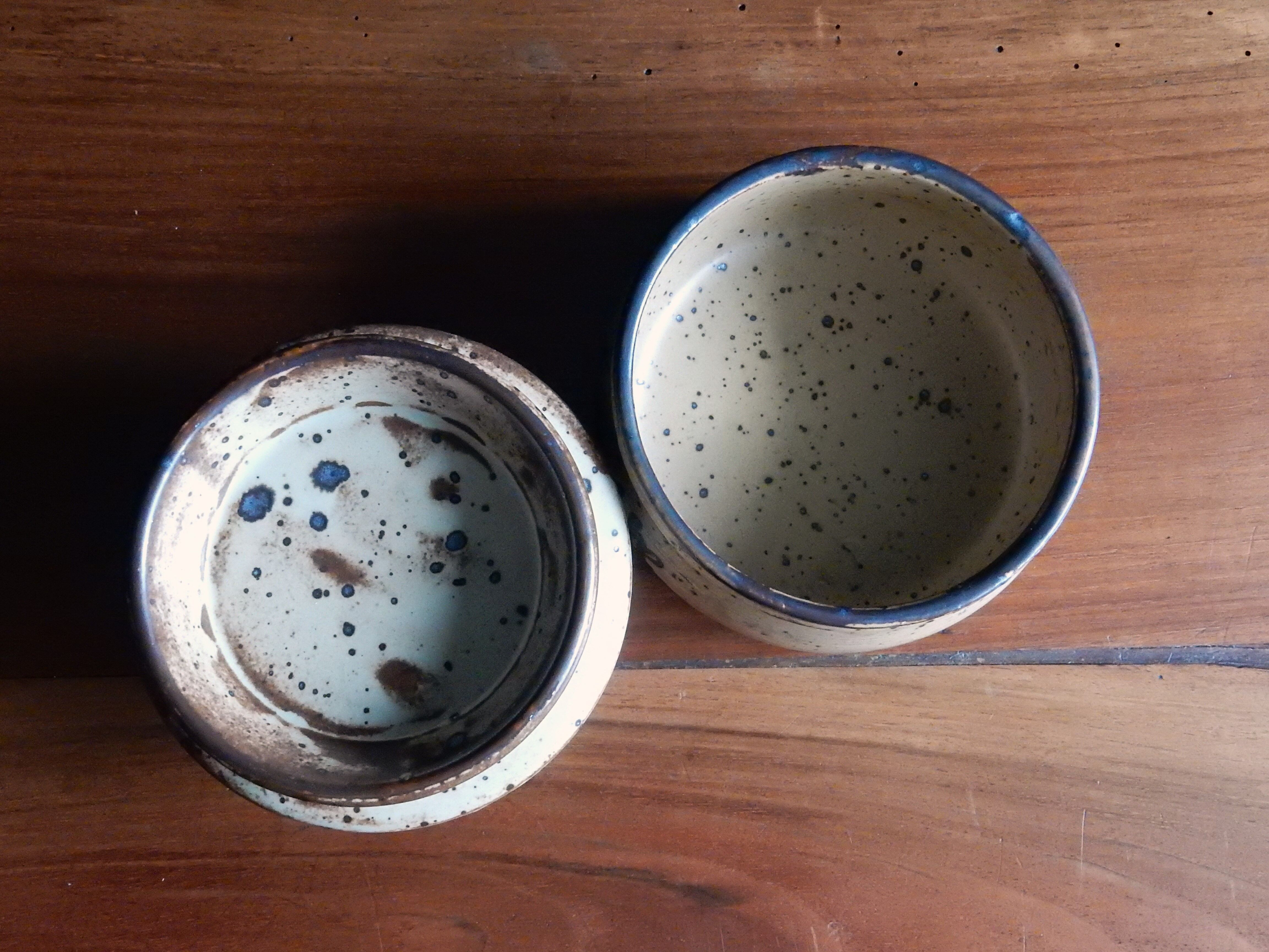 Waterdish in artisanal pyrite stoneware