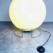 Lampe de table D-2128 par Raak Amsterdam, Pays-Bas, années 1970.