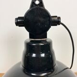 Lumière d’usine d’émail noir d’Allemagne de l’Est par Lbd Veb Leuchtenbau Dresden, années 1950