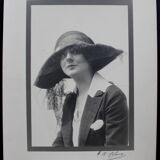 Photo originale 1920 art déco mode chapeau signée H.m. talma alias Henri manuel
