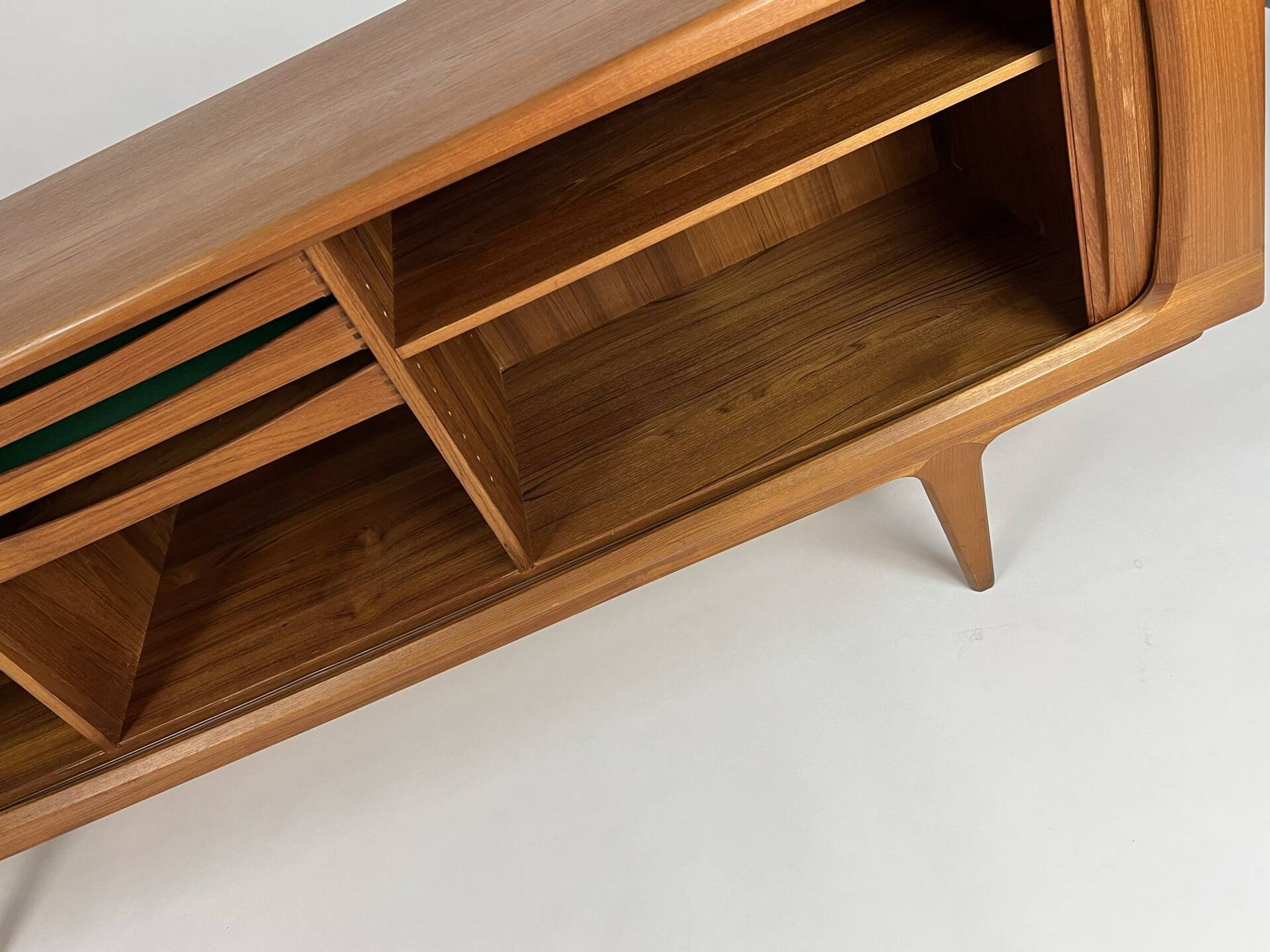 Enfilade en teck danois par Bernhard Pedersen & Søn design vintage des années 60