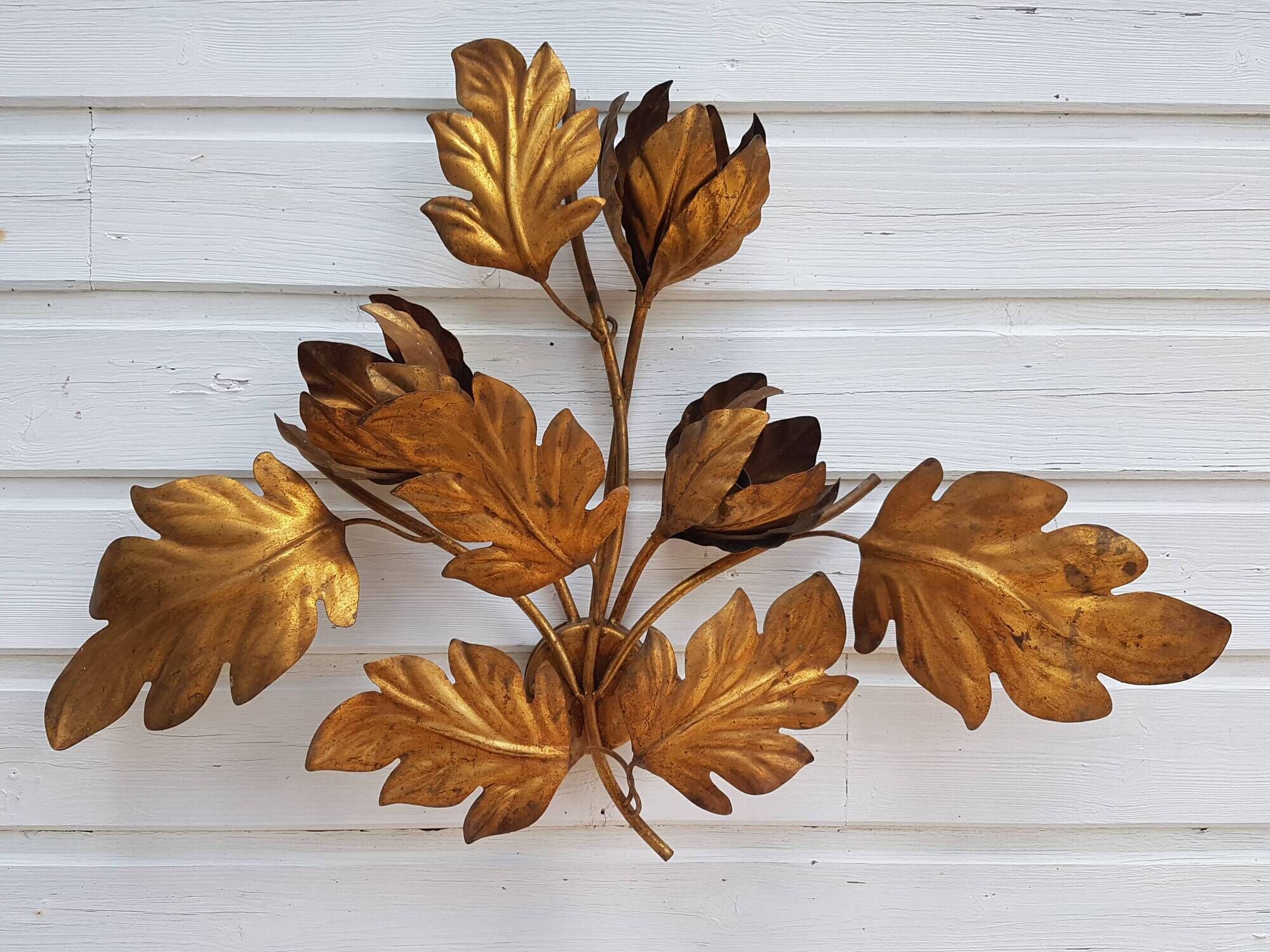 Paire d'appliques murales fleur feuillage en métal doré par Hans Kögl, 1970