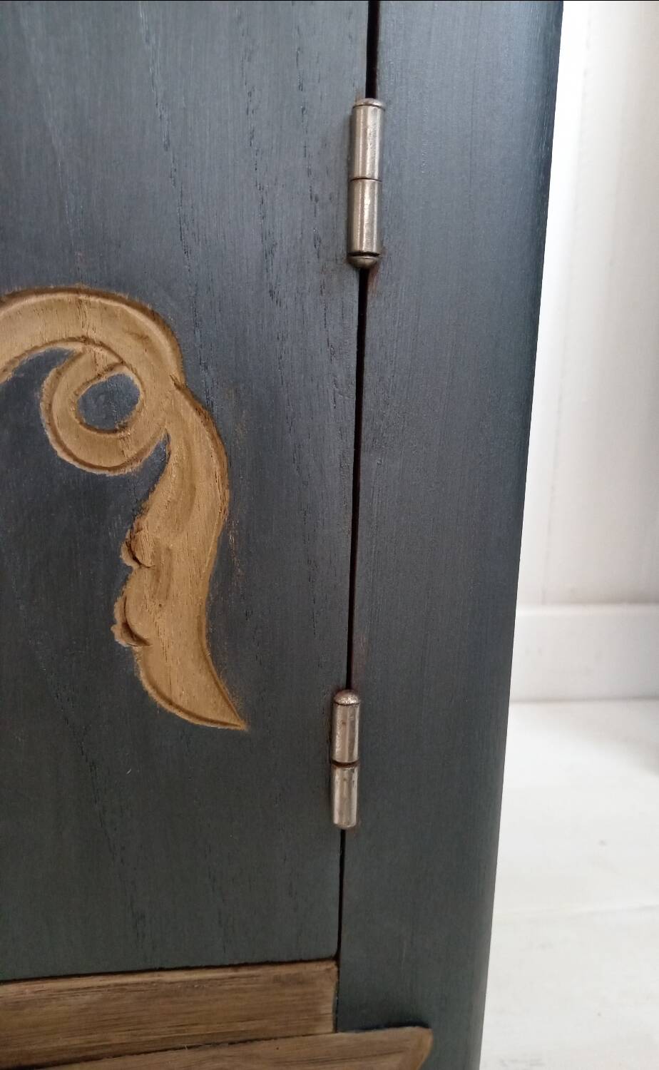 Bedside table / Side table