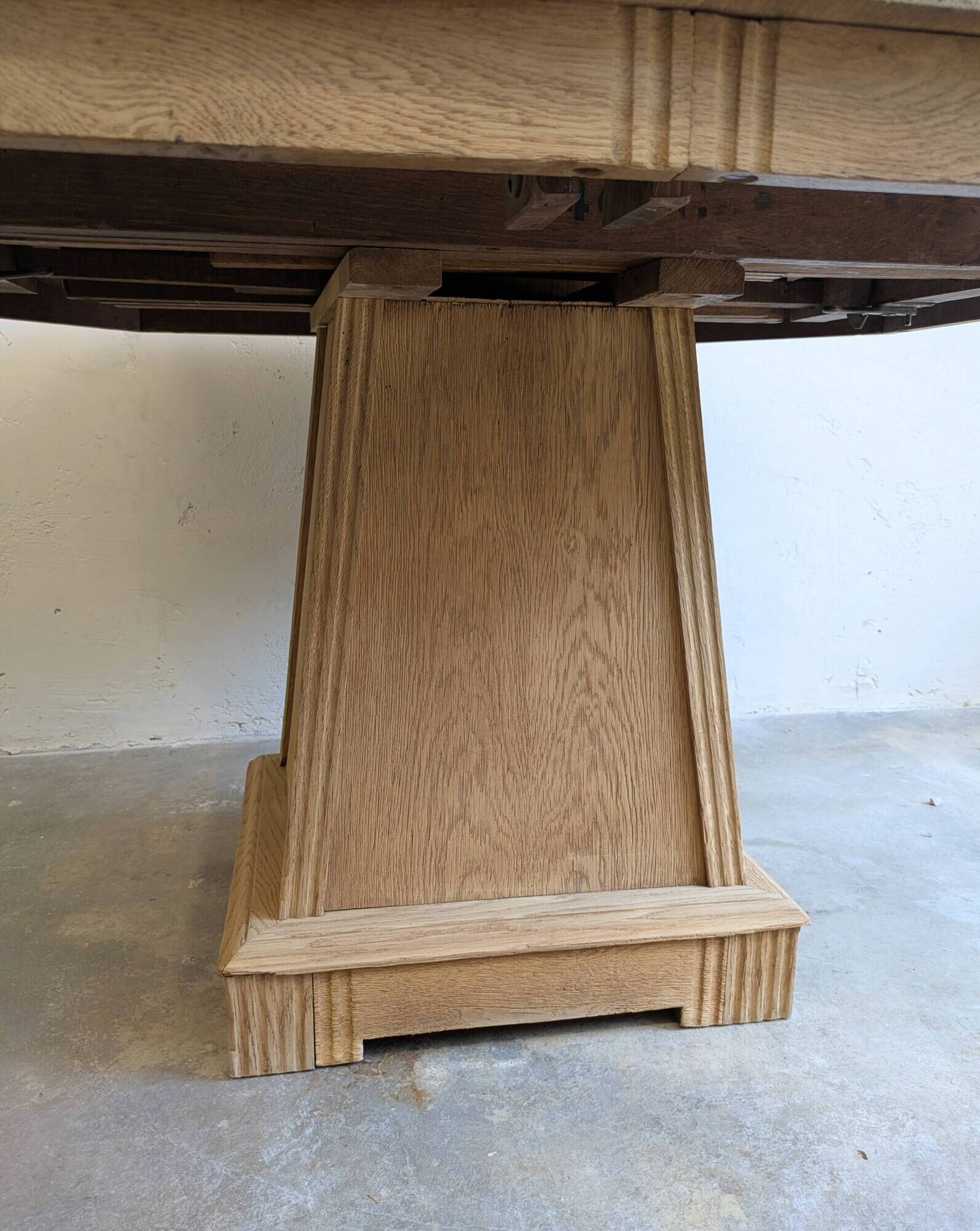 Art Deco oak extendable table – 114 to 228 cm
