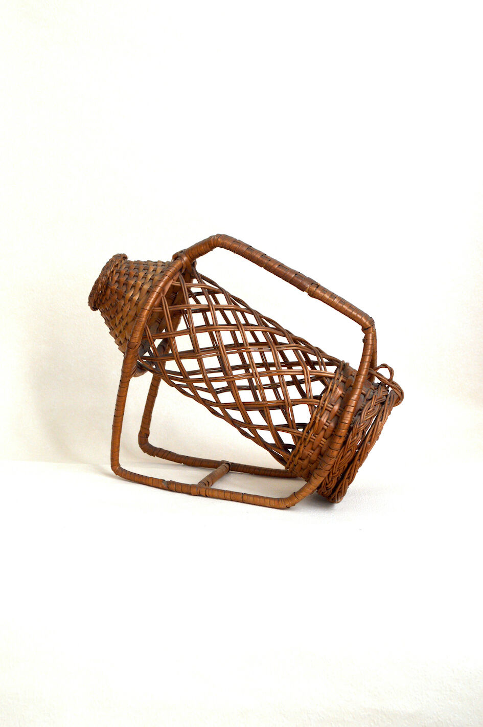 Rattan bottle holder