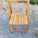 Paire de chaises pliantes à lattes en hêtre des années 70