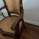 Ancien fauteuil de barbier / coiffeur en cannage