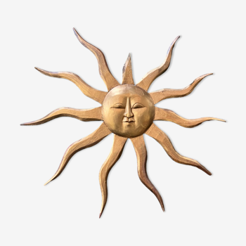 Soleil décoratif en bois doré