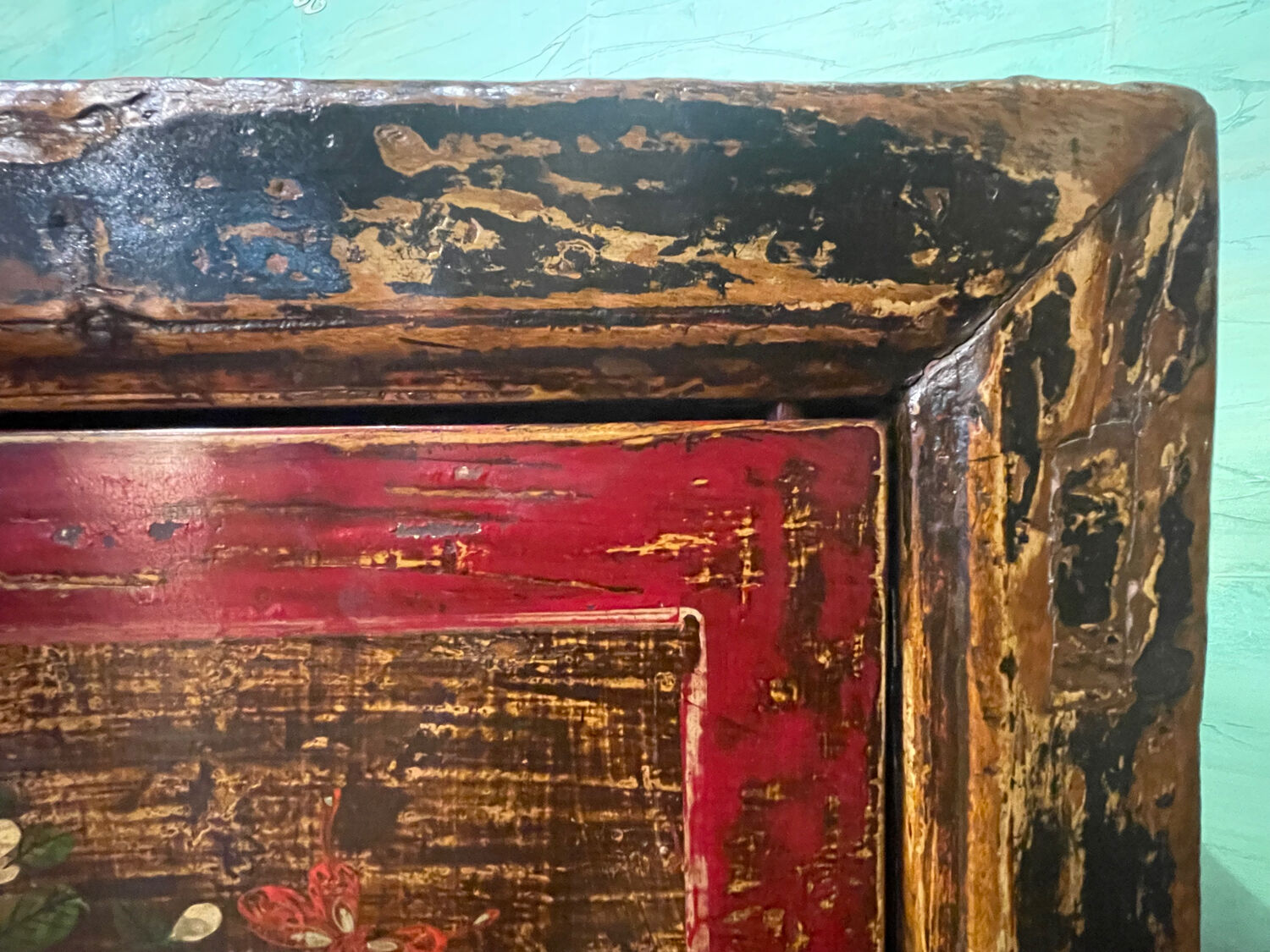 Antique Chinese 2-door sideboard