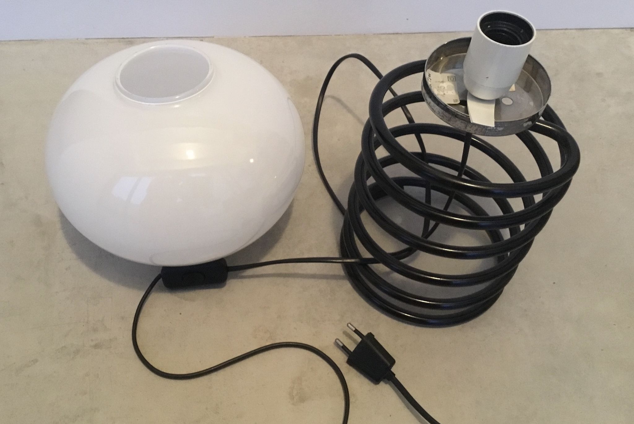 Lamp spring, black metal base and opaline 1980