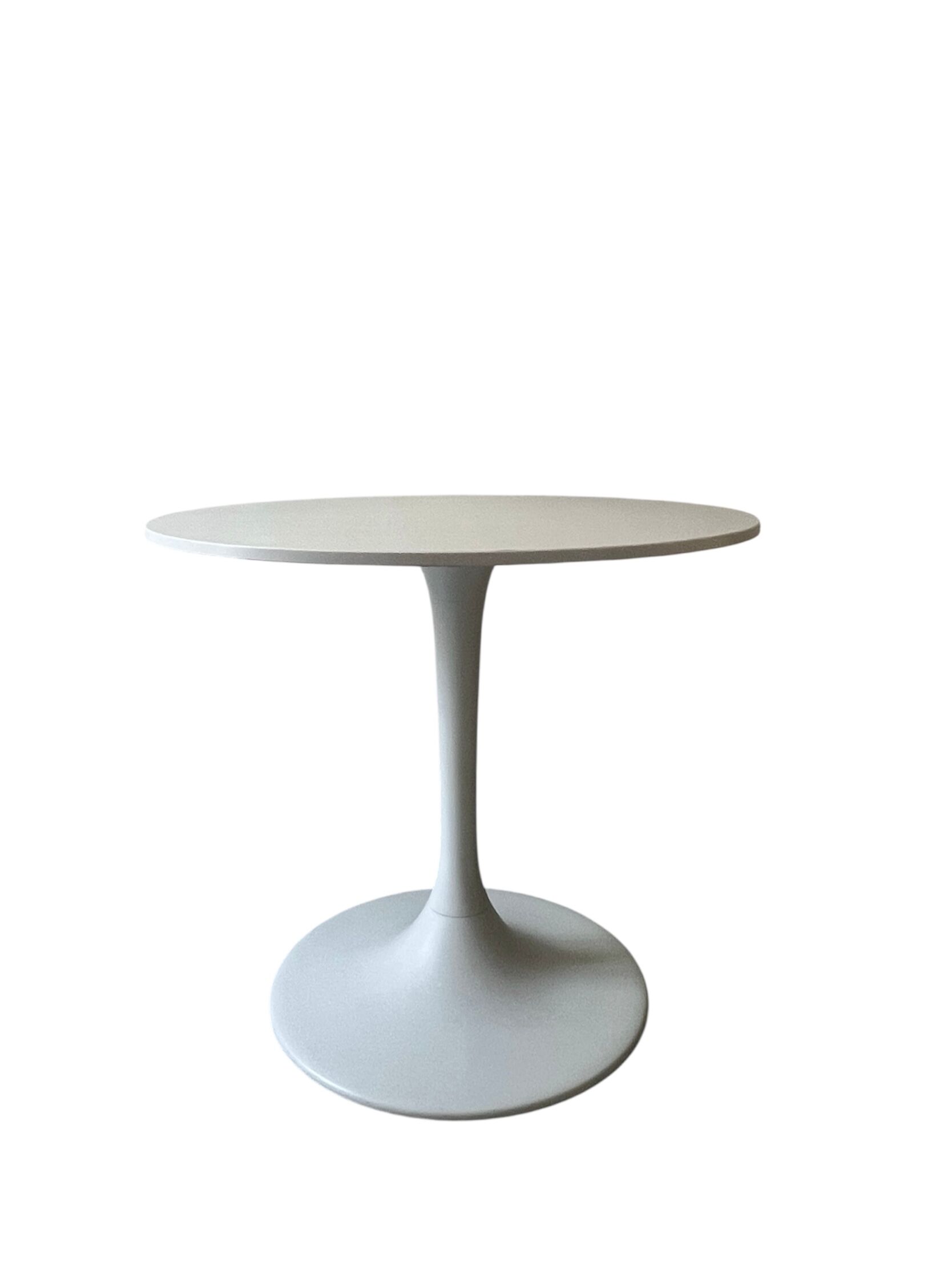 White tulip design round dining table