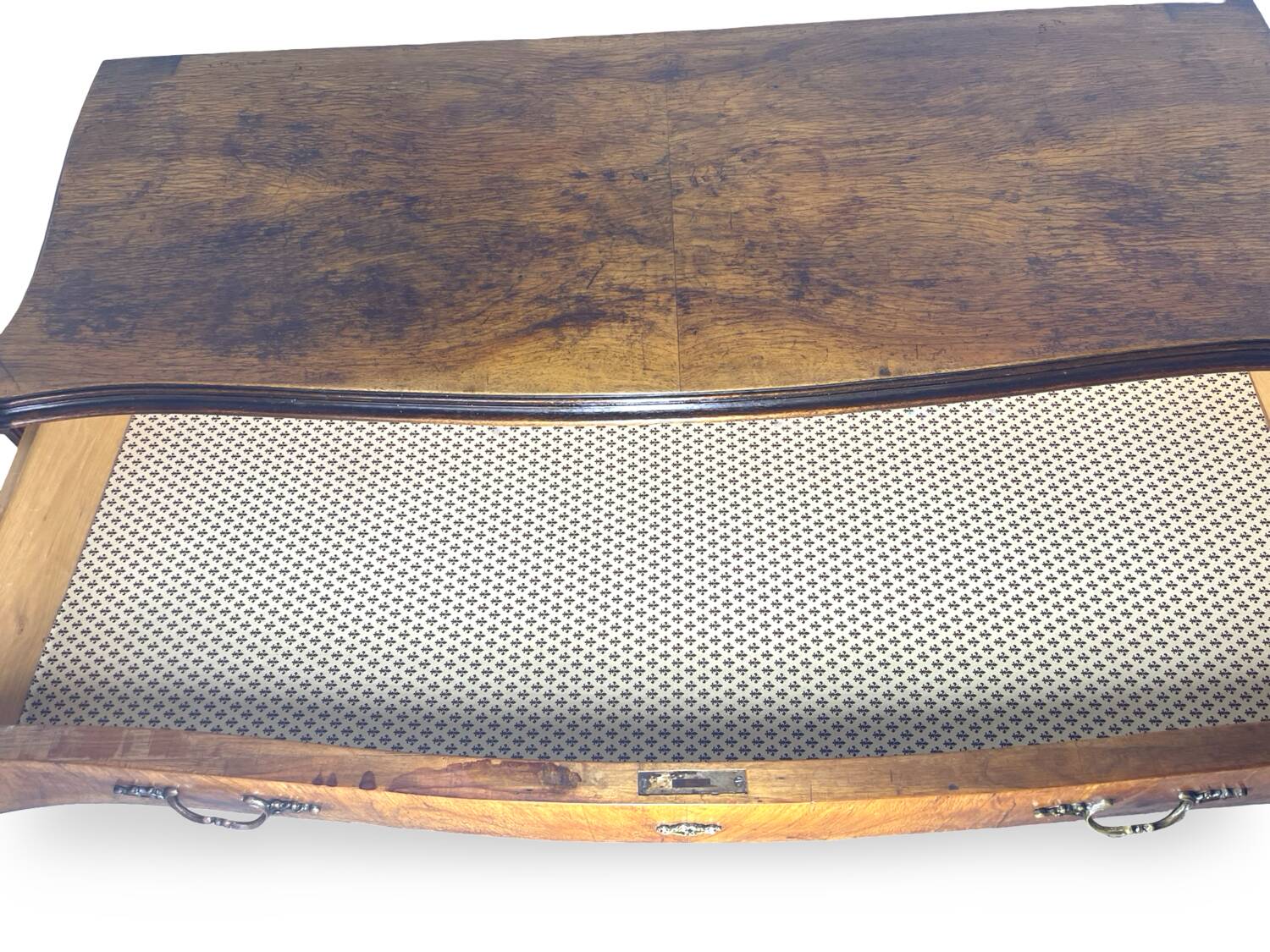 Italian art deco burl walnut chest of drawers, 1940s/50s