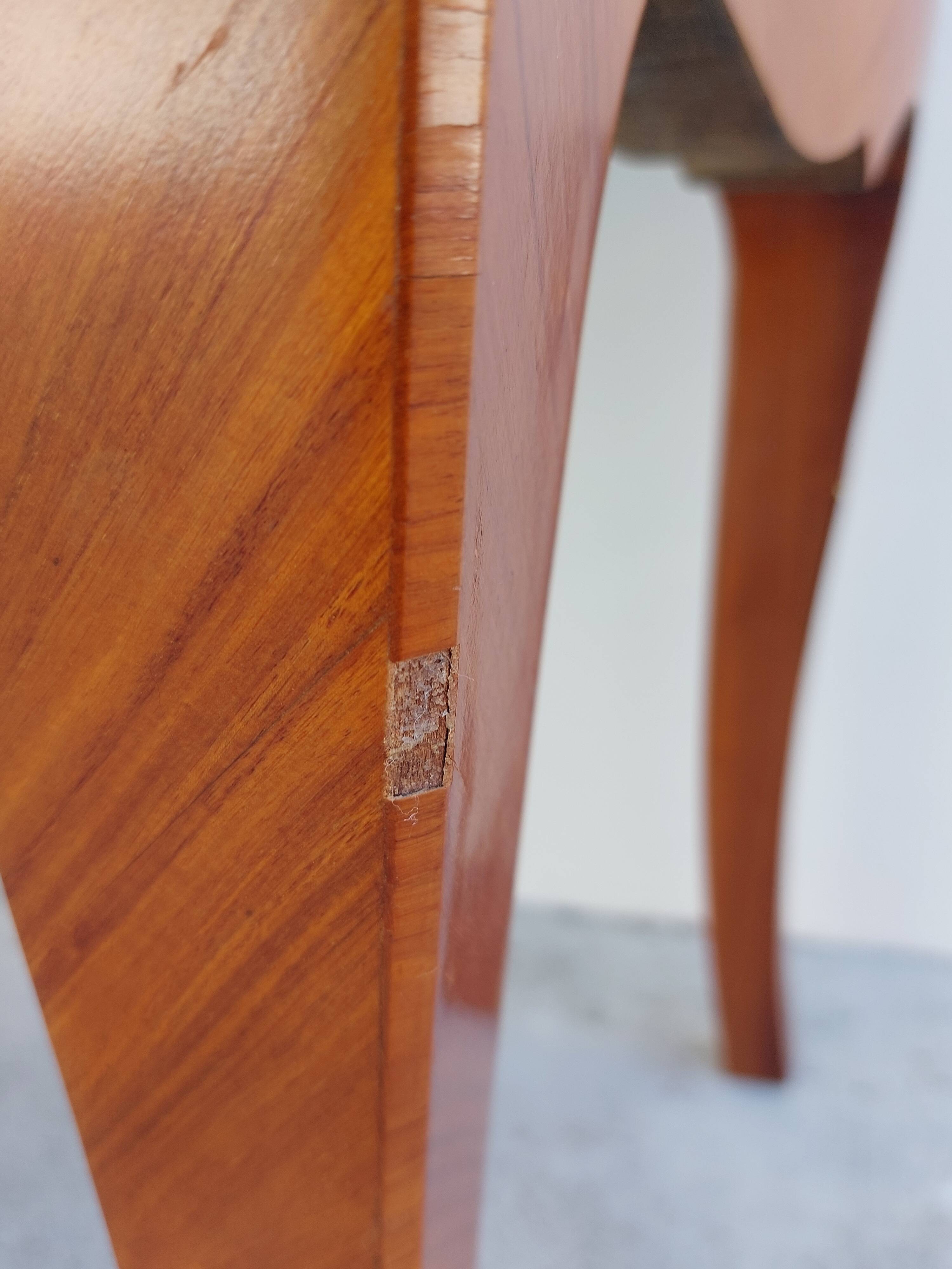 Louis XV chest of drawers in rosewood marquetry