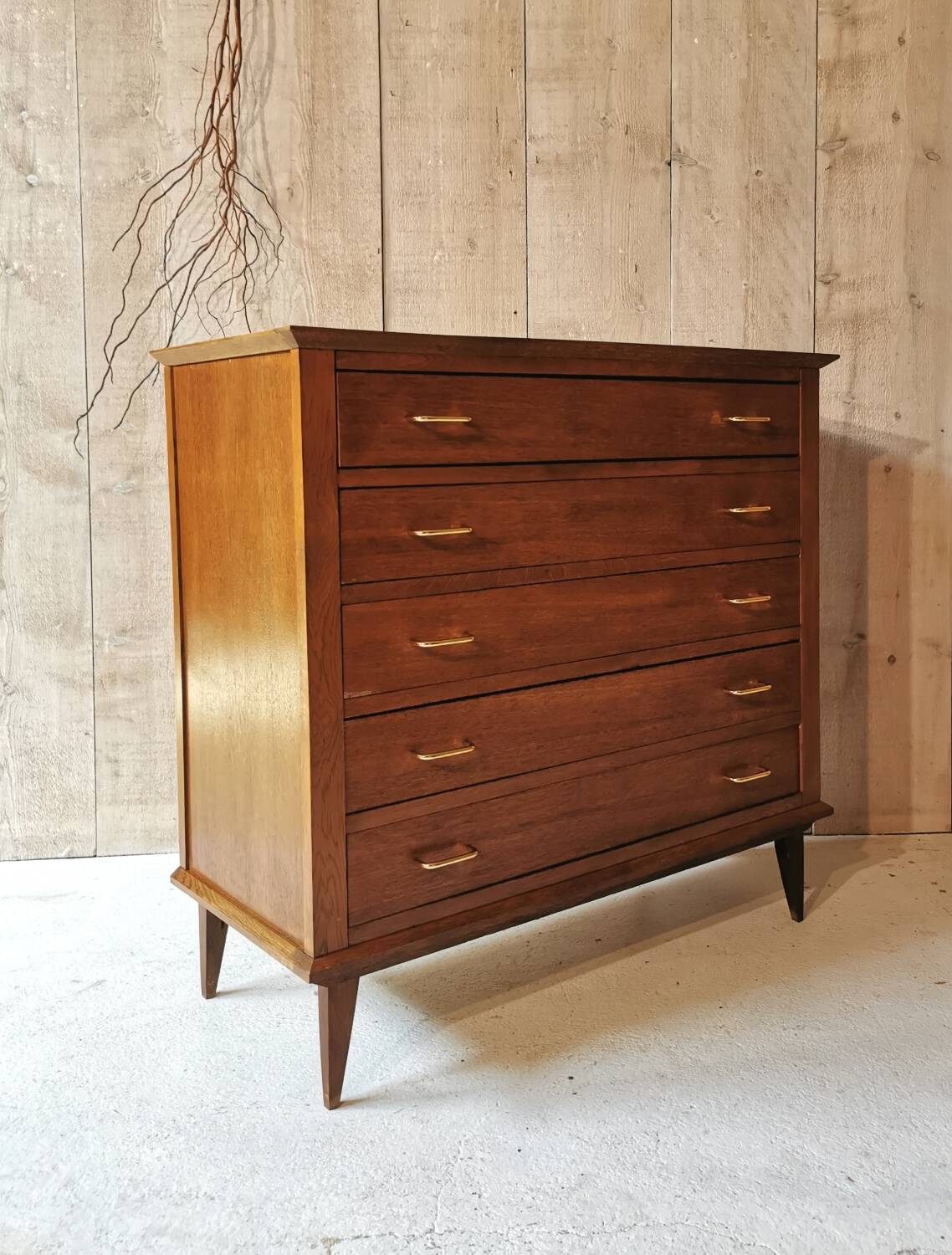 Oak chest of drawers