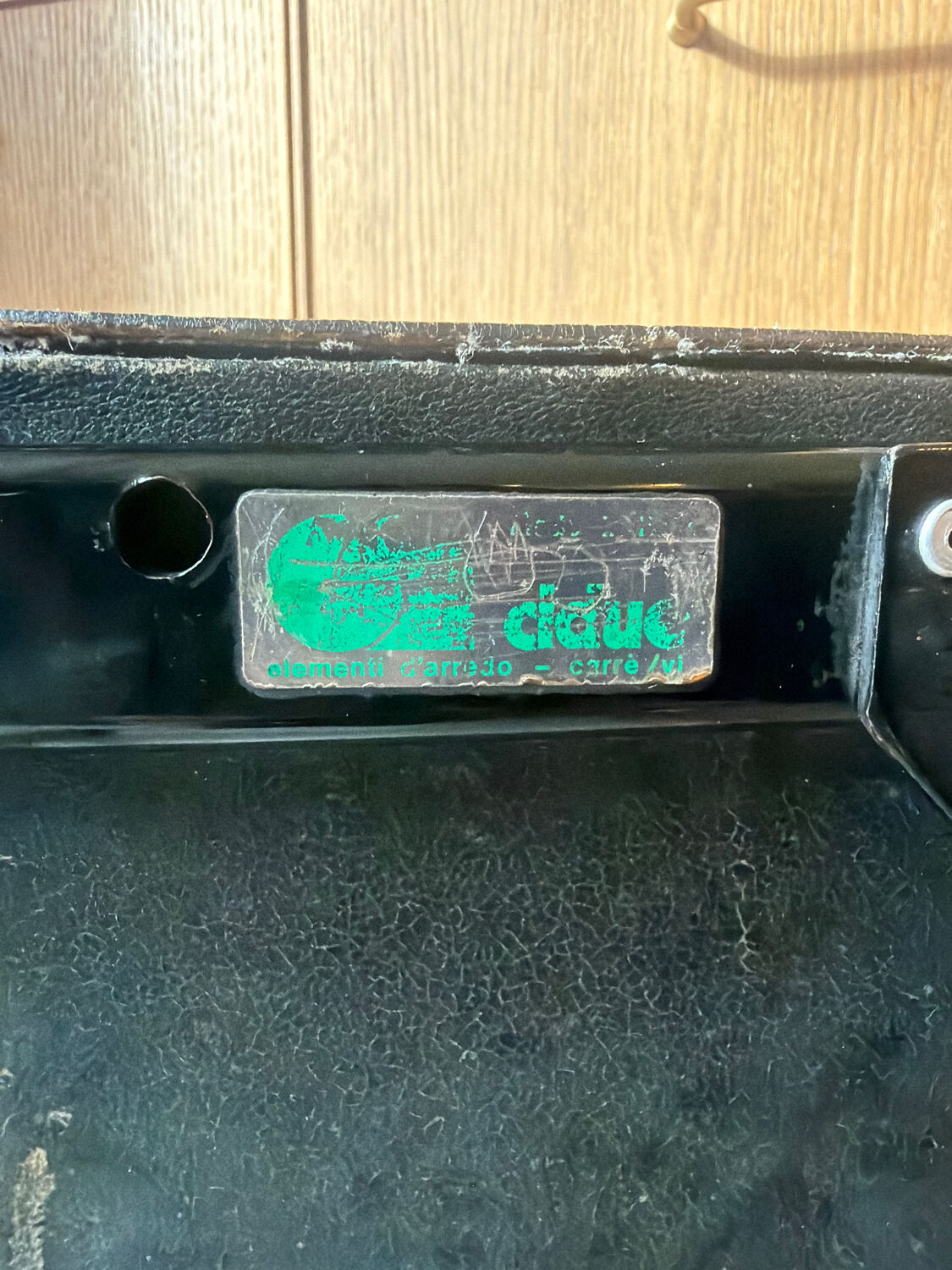 4 chaises en cuir CIDUE, vers 1980