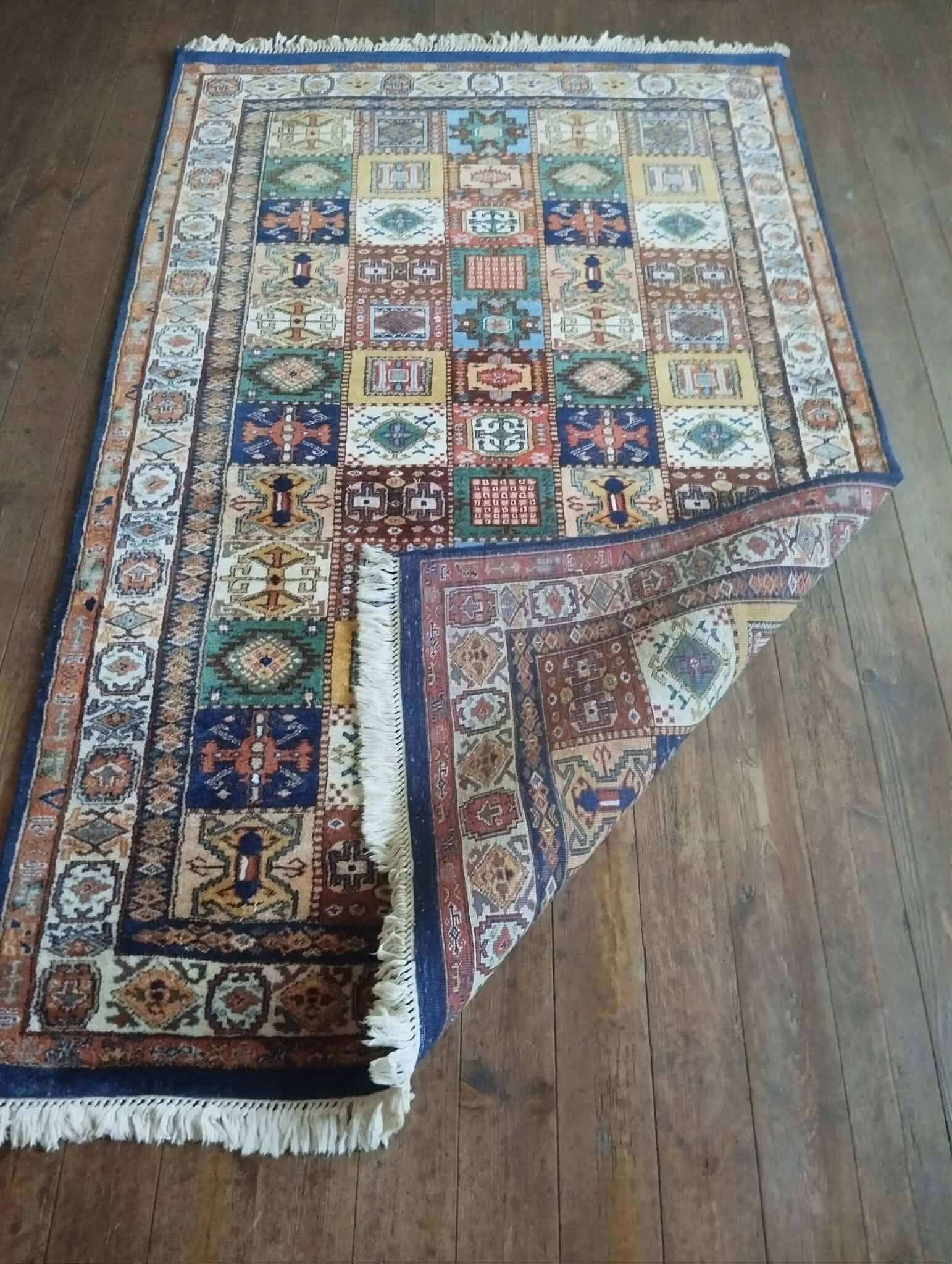 Handmade Indian rug 215x136cm
