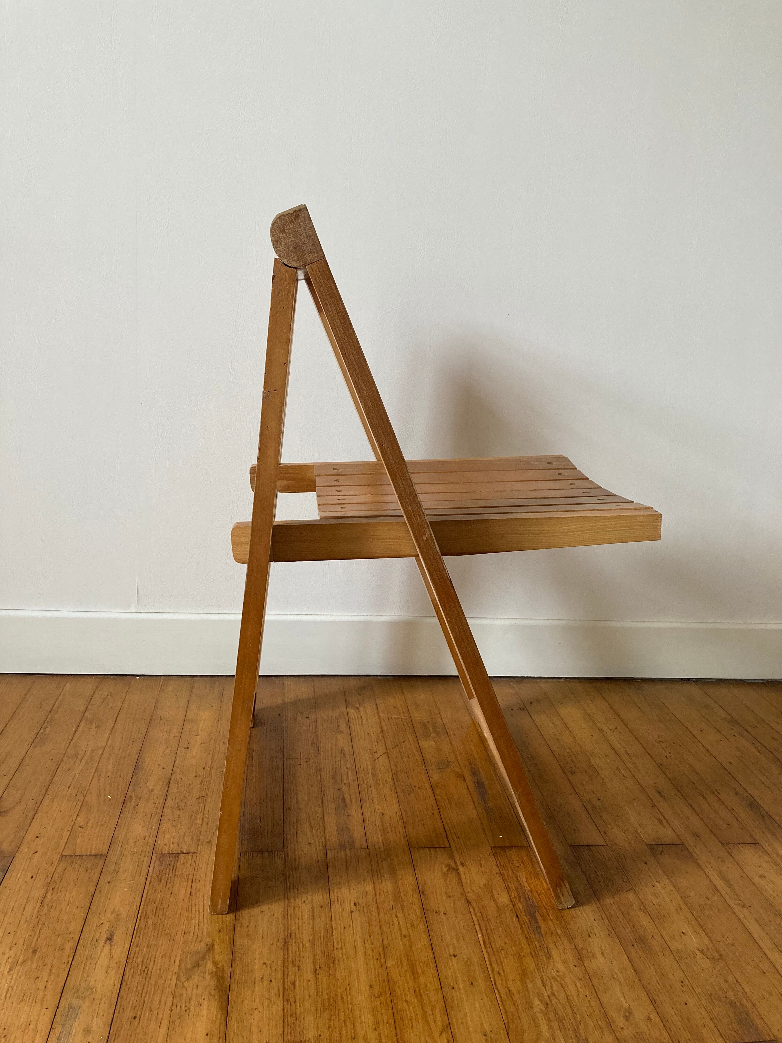 Vinatge folding chair