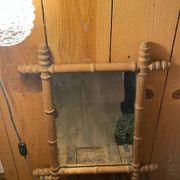 Miroir en bois sculpté façon bambou