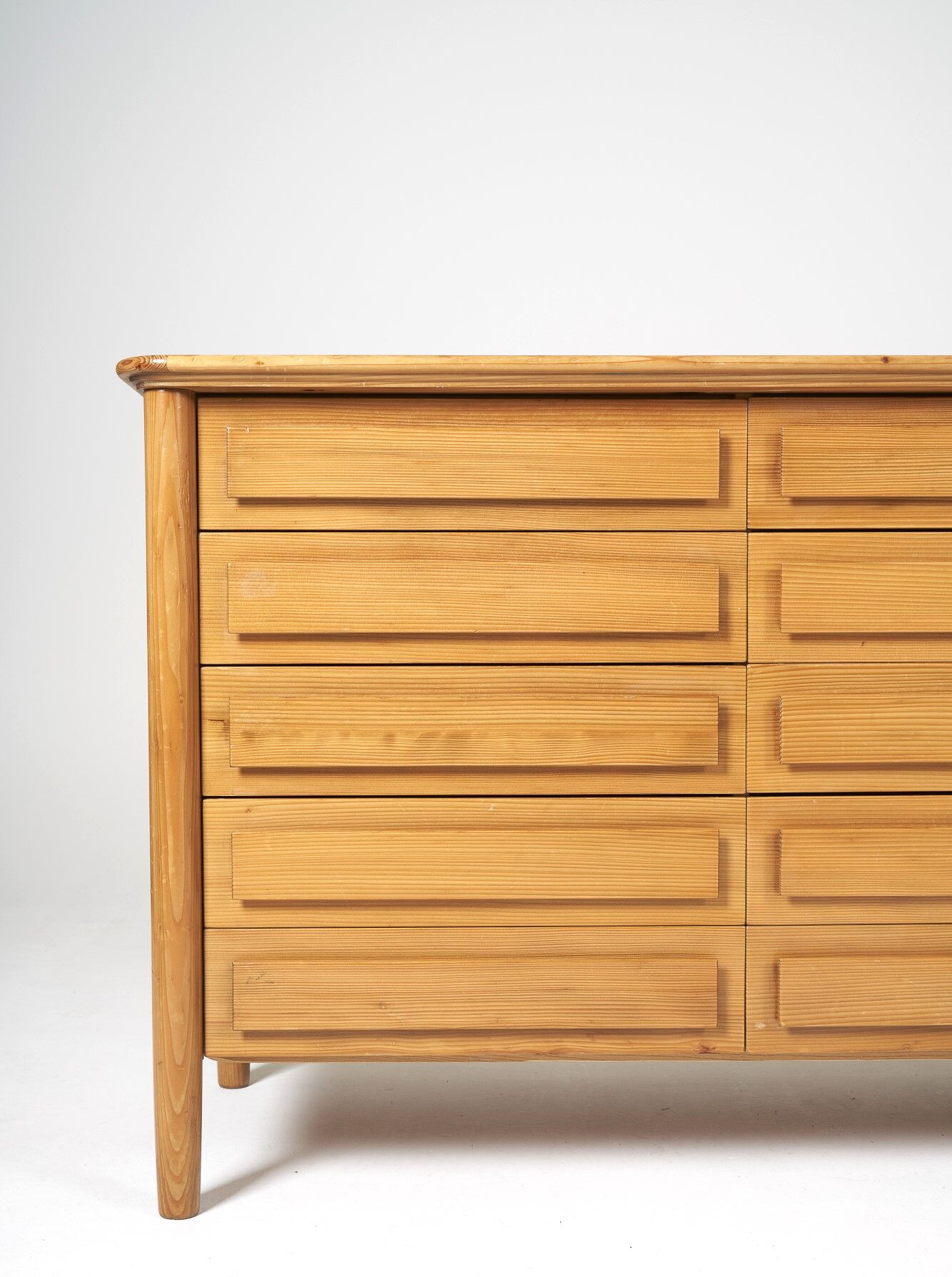 Ash chest of drawers
