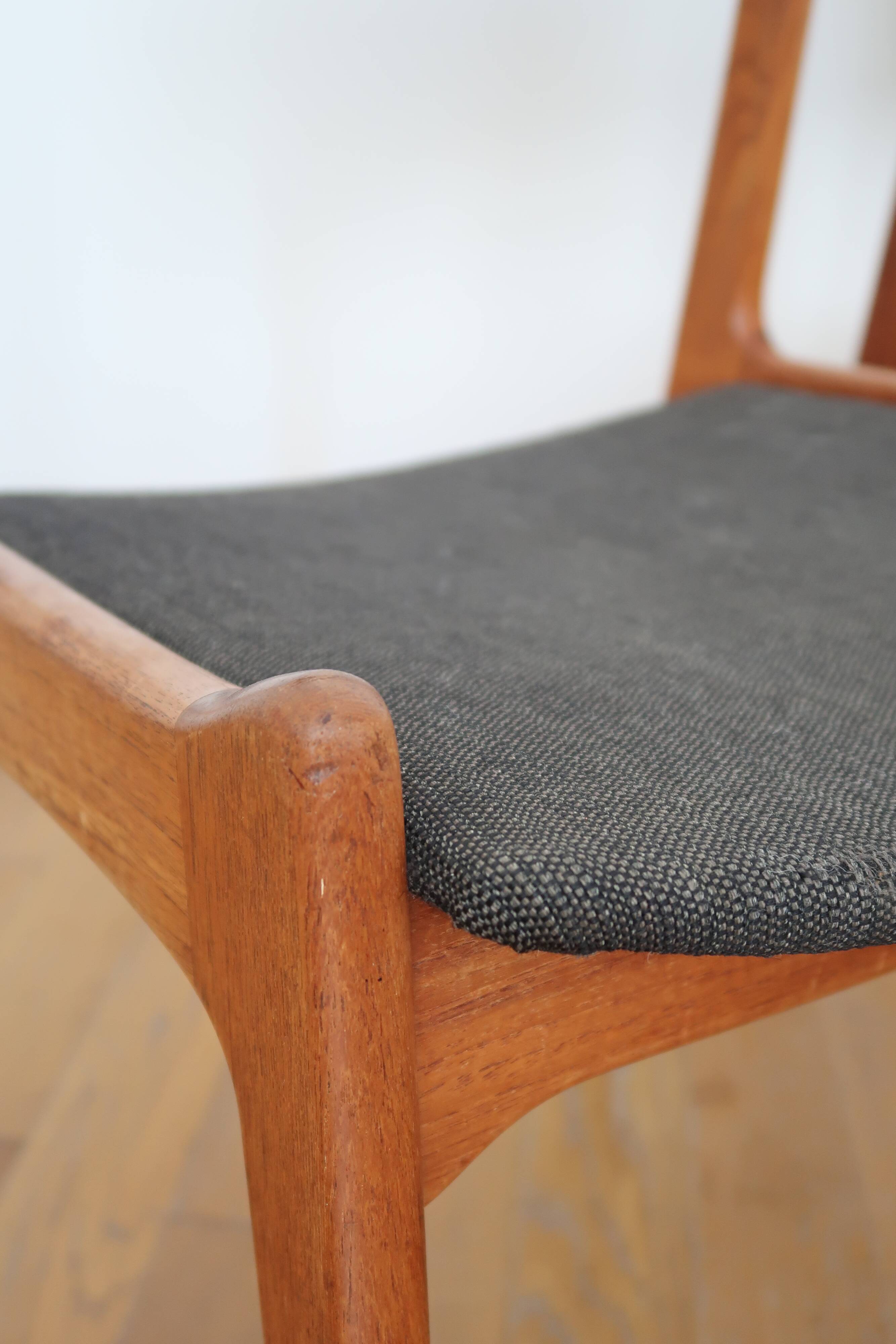 4 chaises vertes danoises estampillées