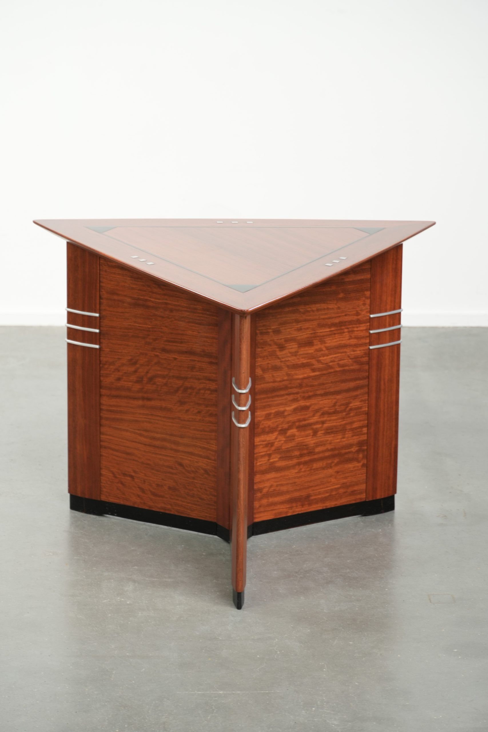 Luxury design side/coffee table in triangular shape in Art Deco style